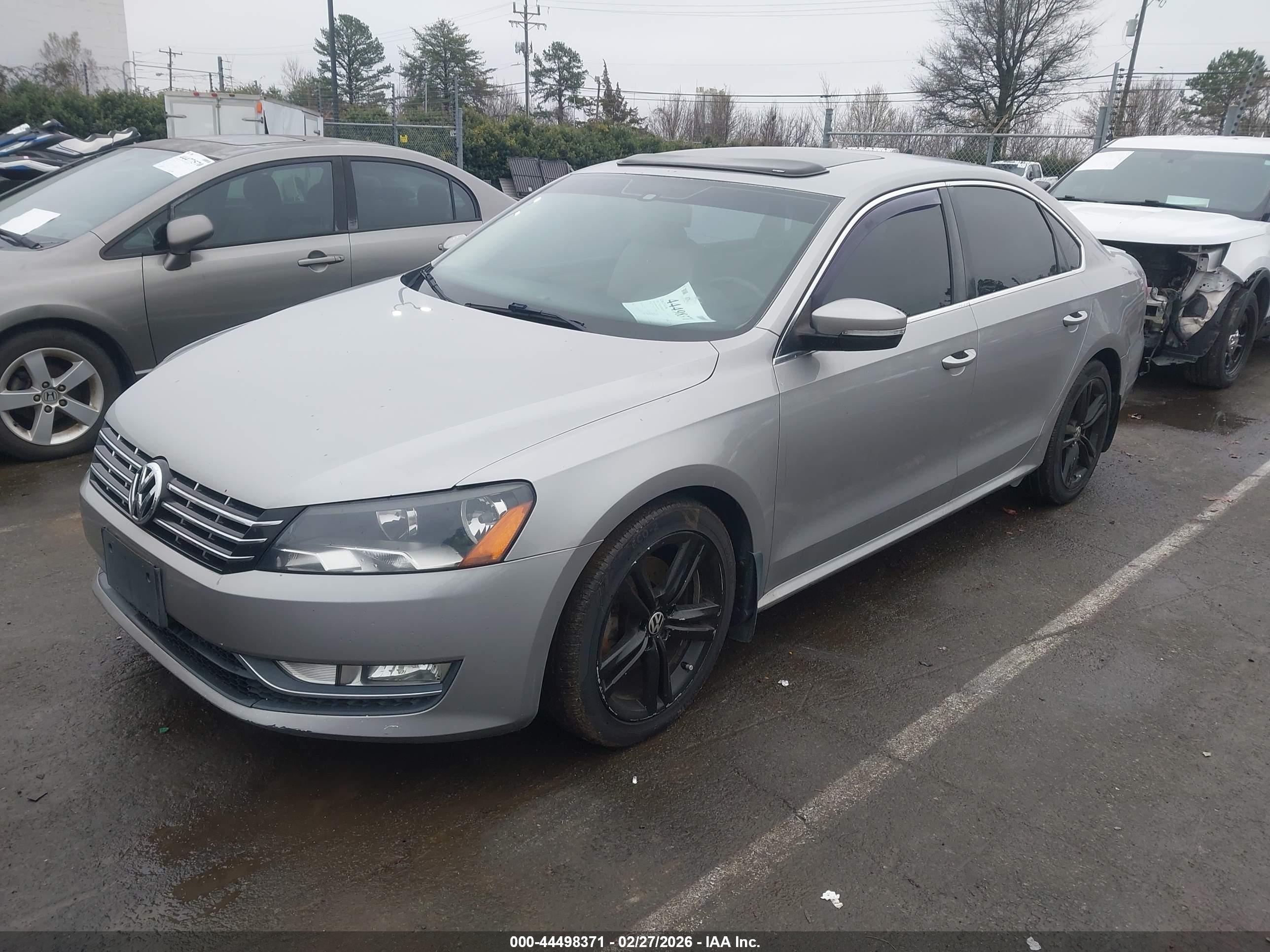 VOLKSWAGEN PASSAT image 2