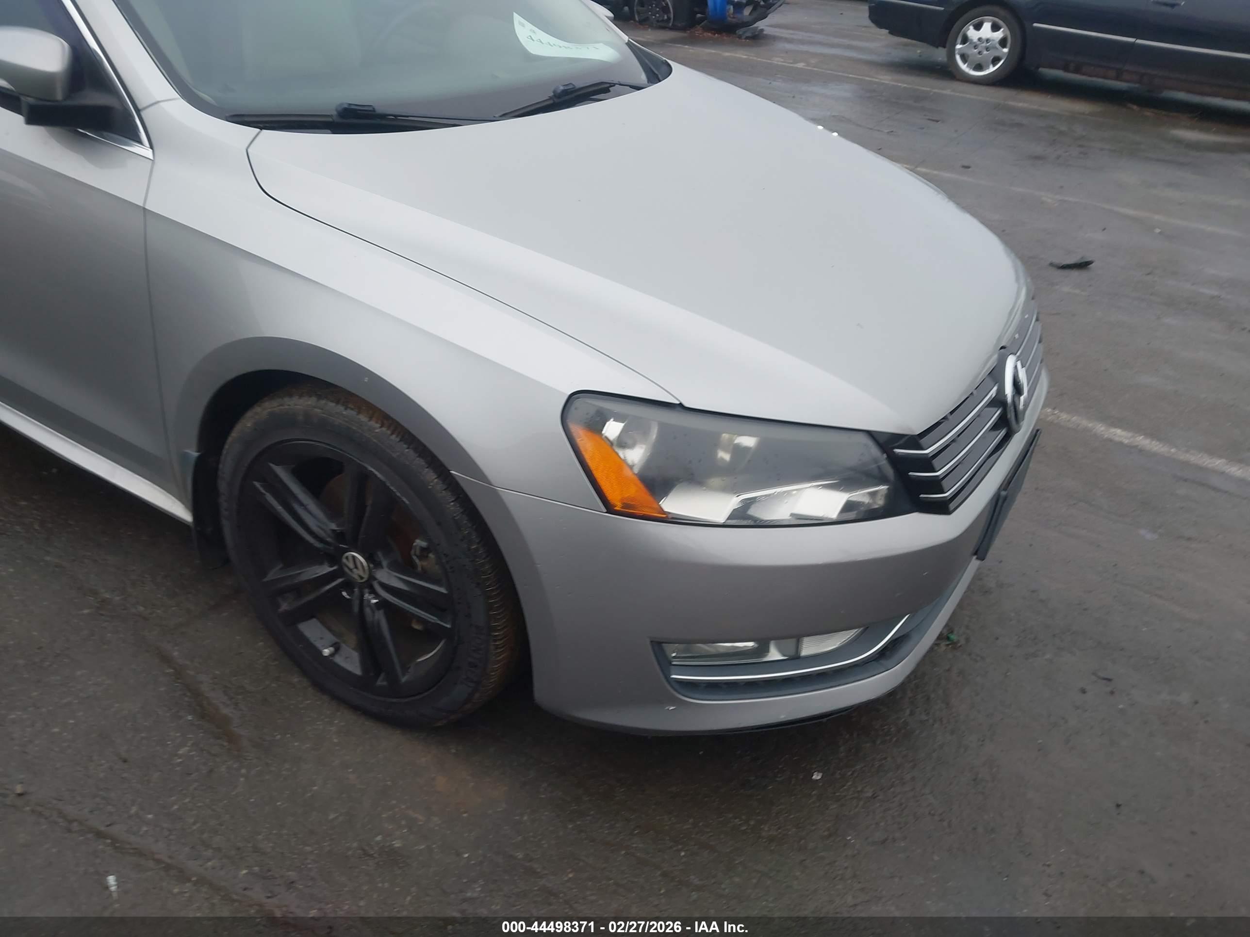 VOLKSWAGEN PASSAT image 6