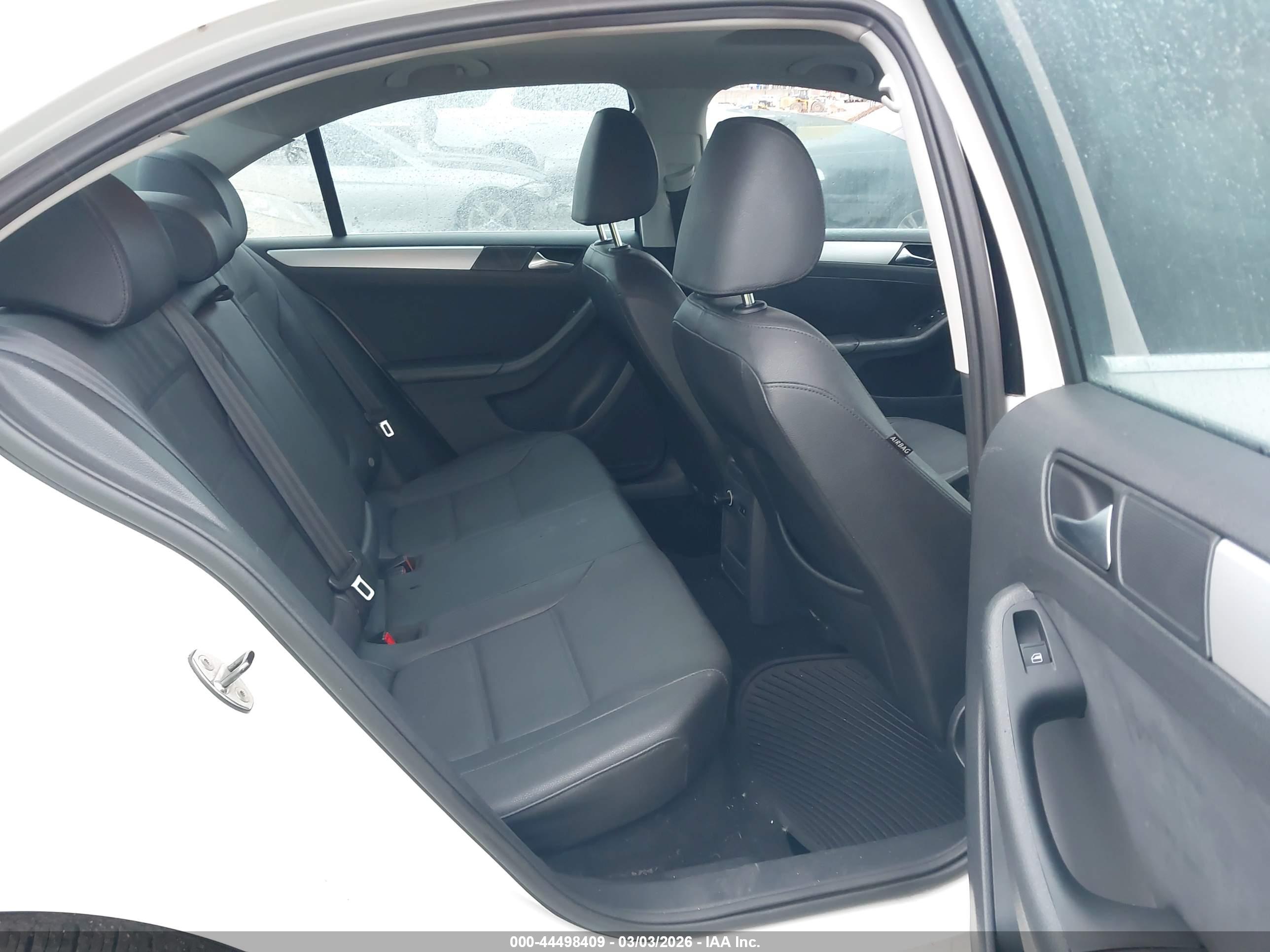 VOLKSWAGEN JETTA image 8