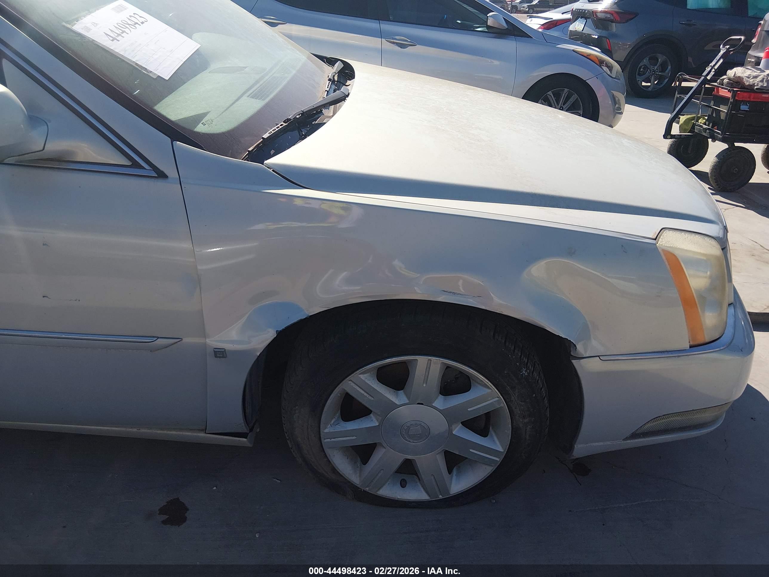 CADILLAC DTS image 6