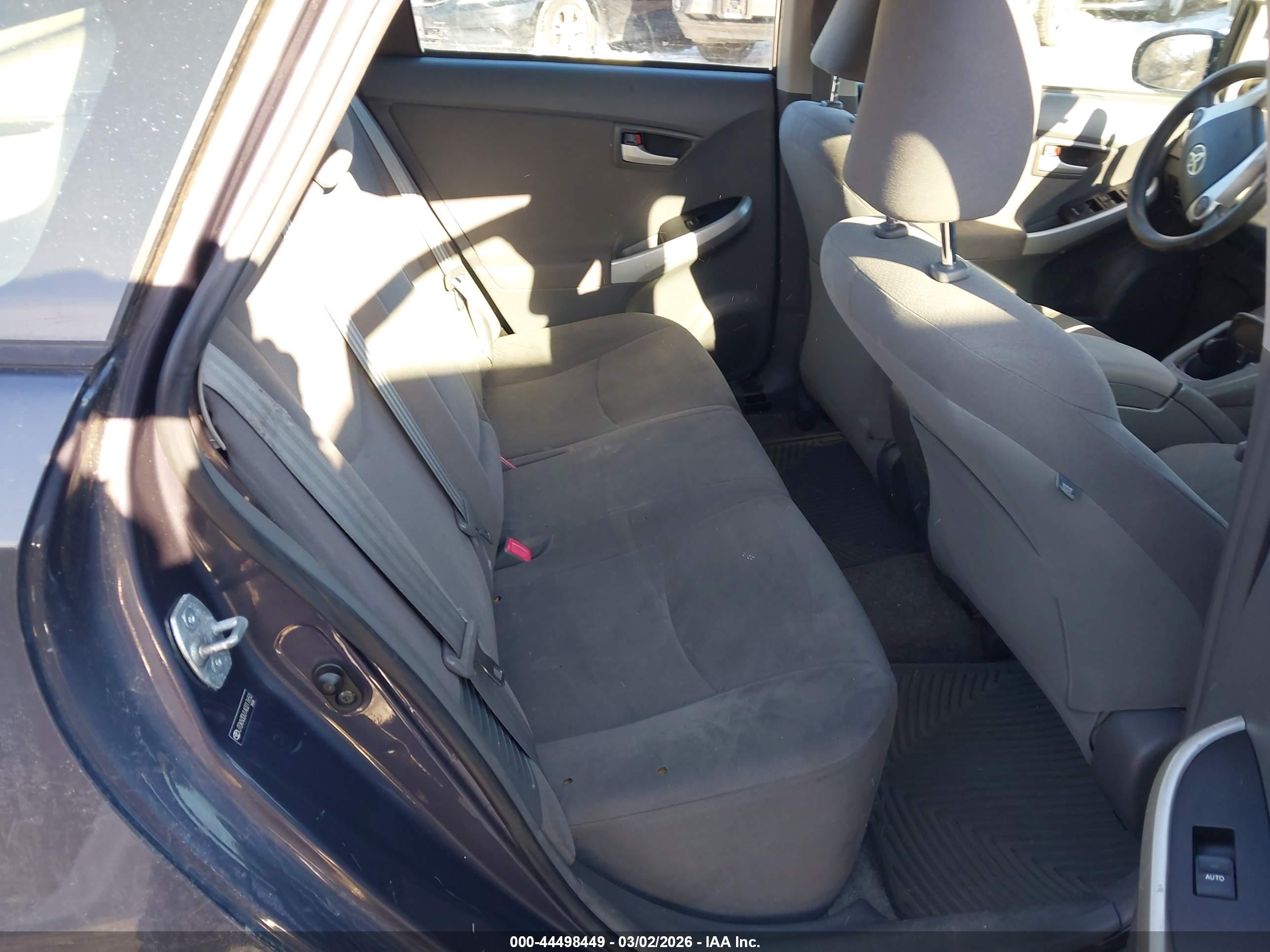 TOYOTA PRIUS image 8
