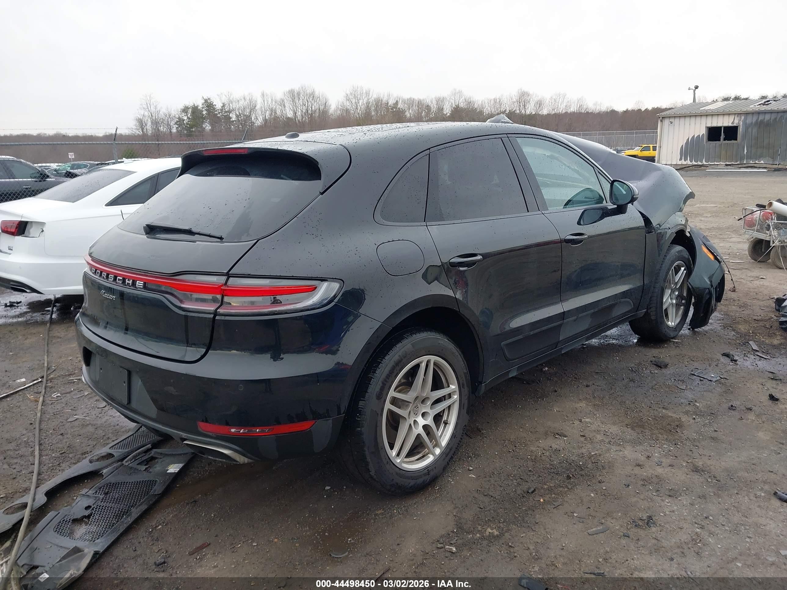 PORSCHE MACAN image 4
