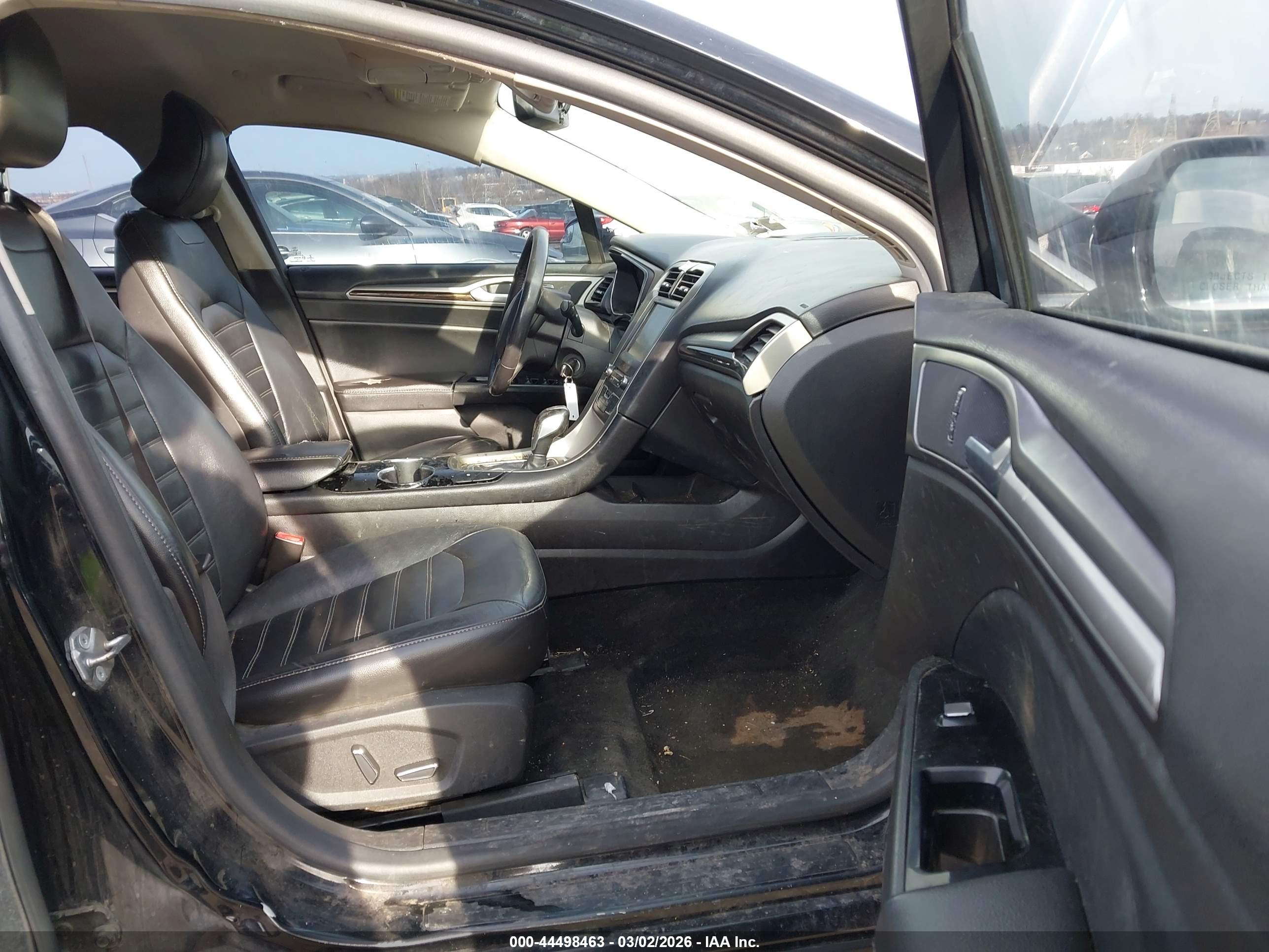 FORD FUSION image 5