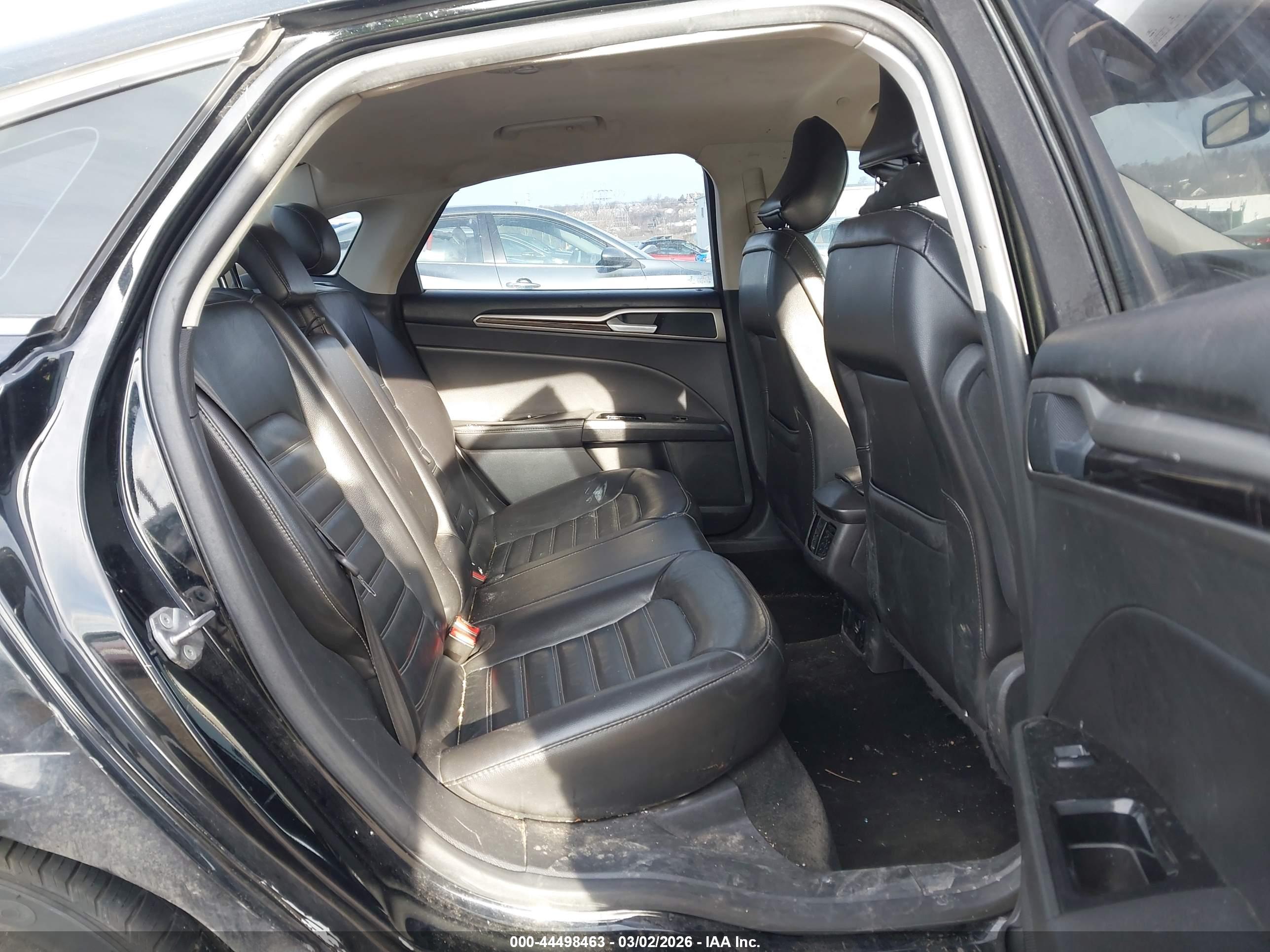 FORD FUSION image 8