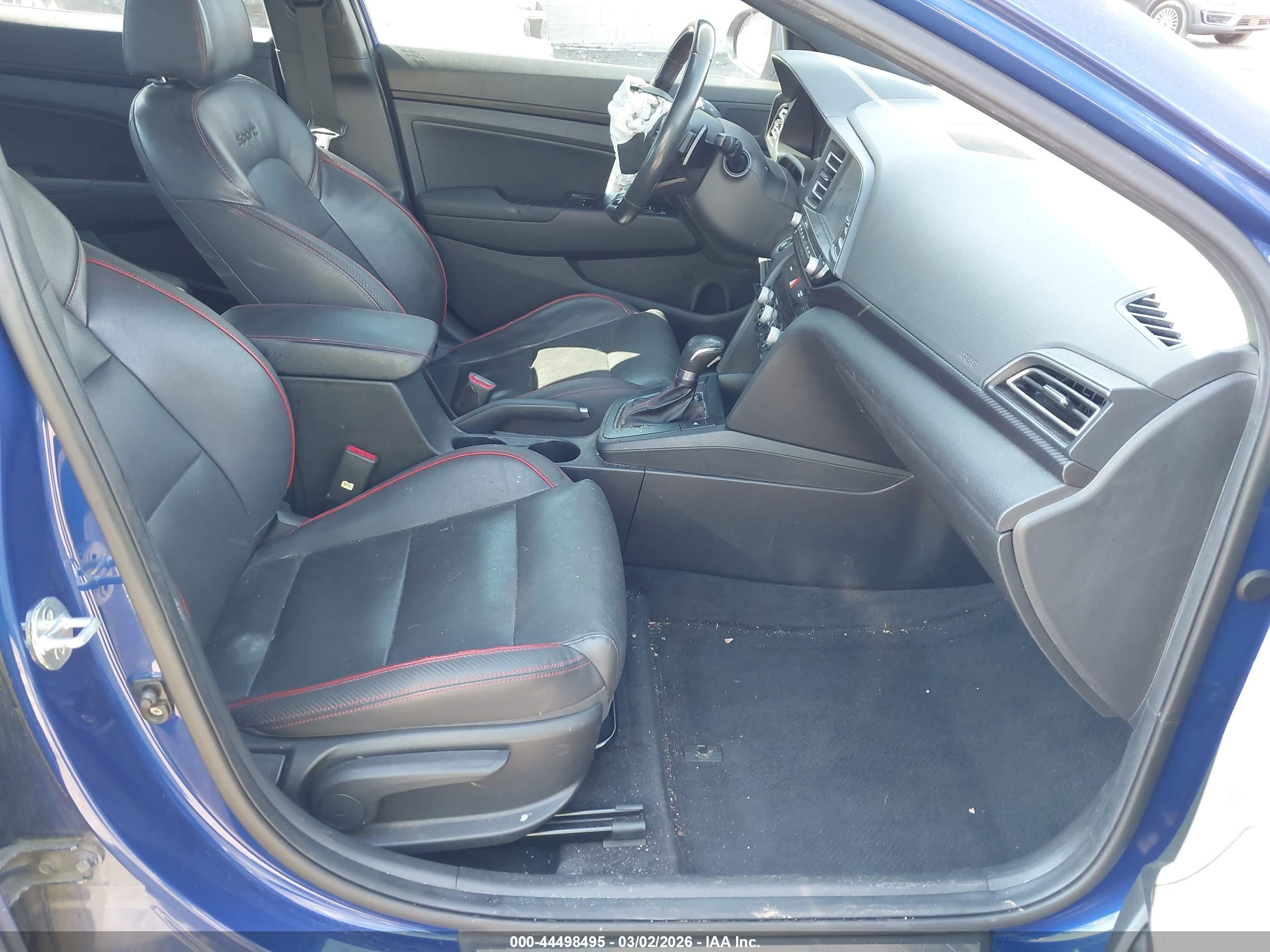 HYUNDAI ELANTRA image 5