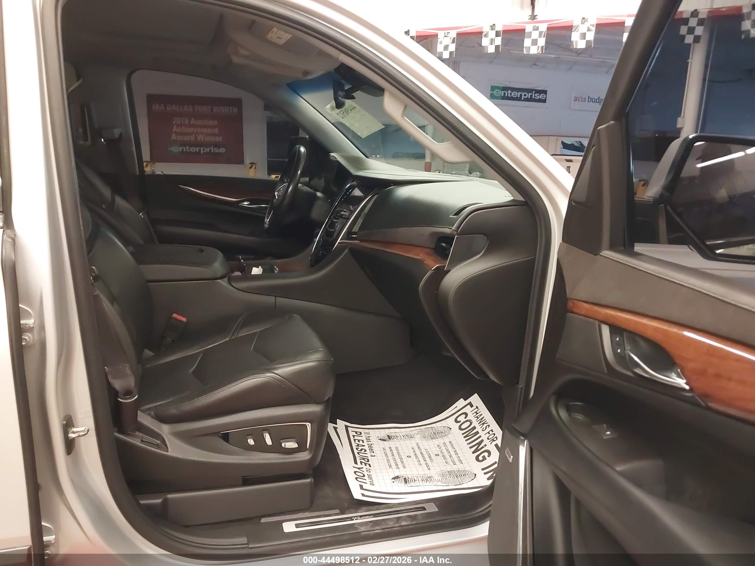 CADILLAC ESCALADE image 5