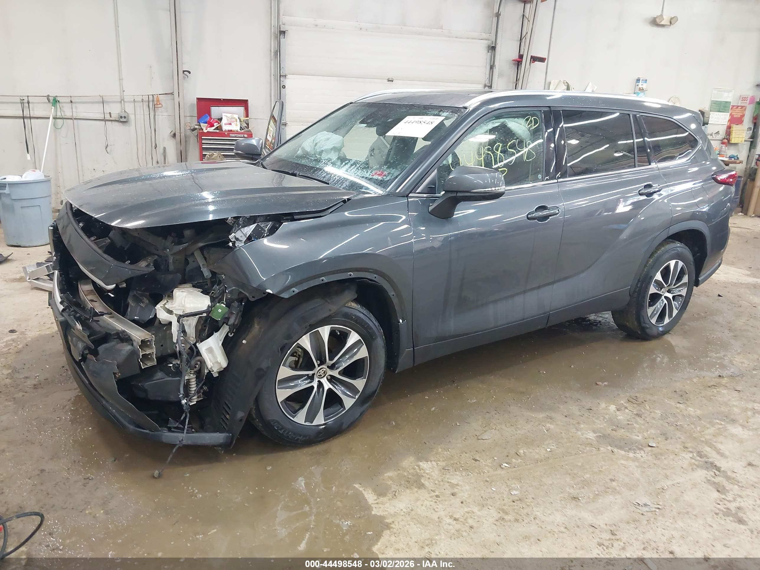 TOYOTA HIGHLANDER image 2