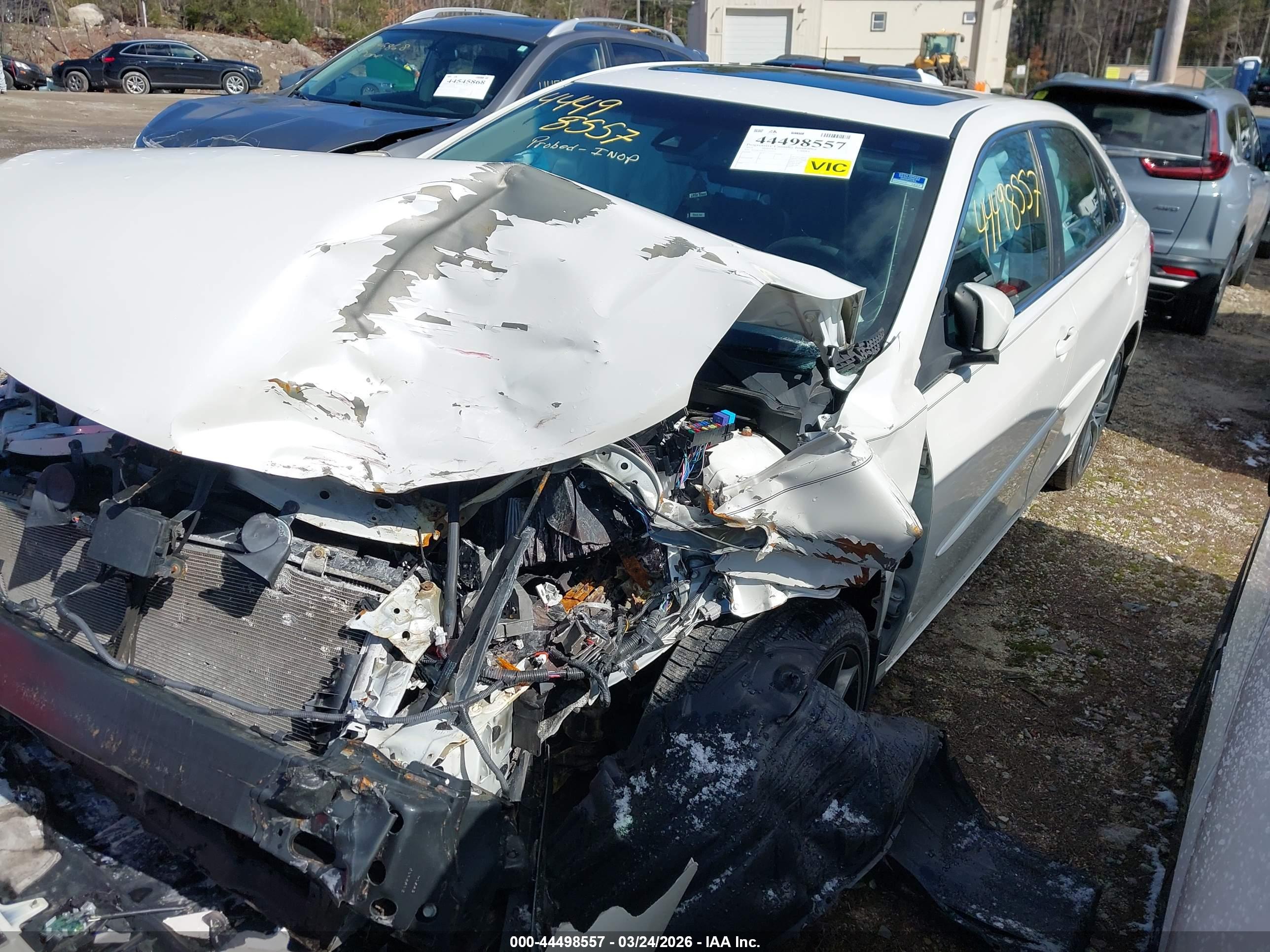 TOYOTA CAMRY image 2