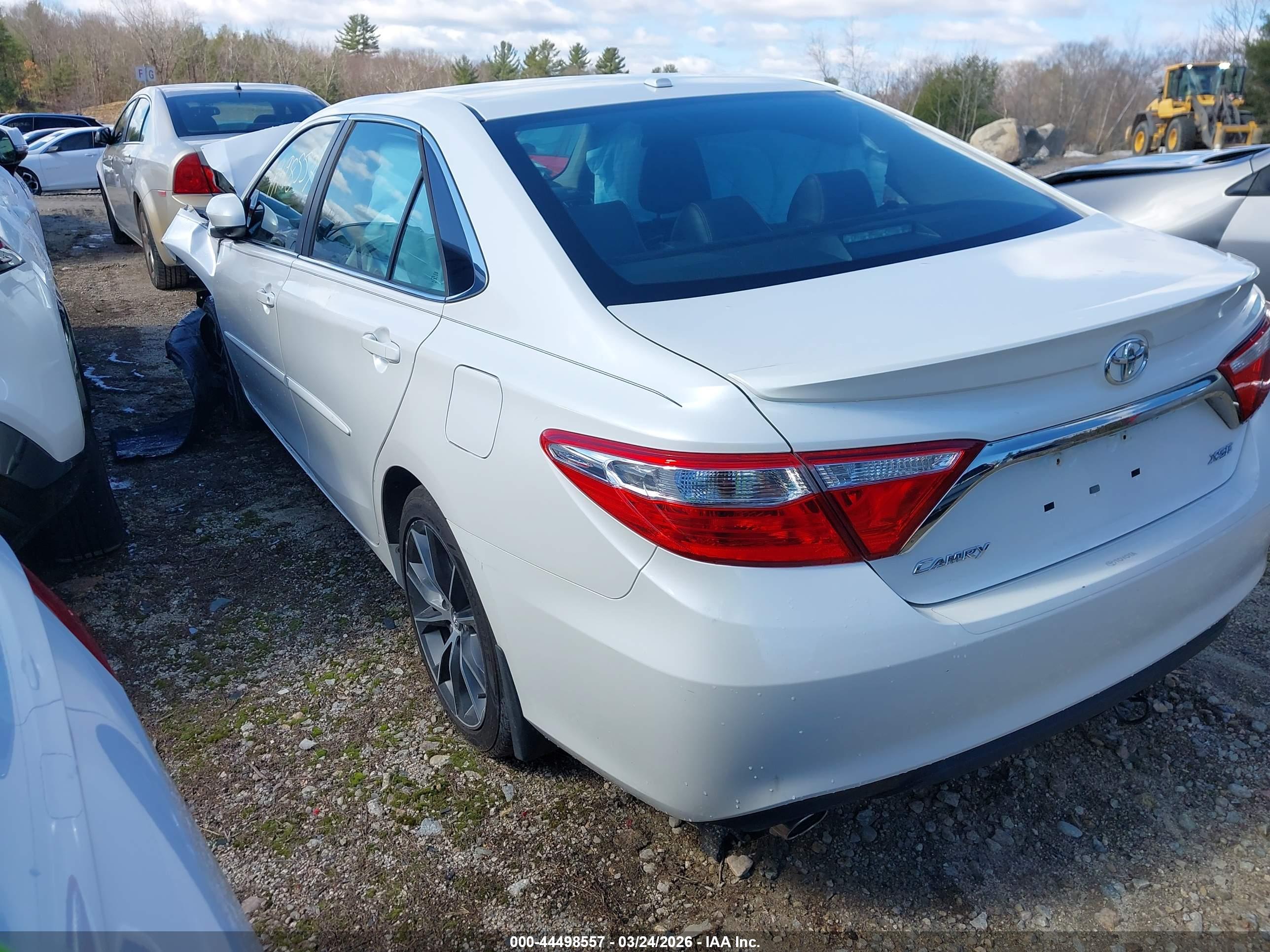 TOYOTA CAMRY image 3
