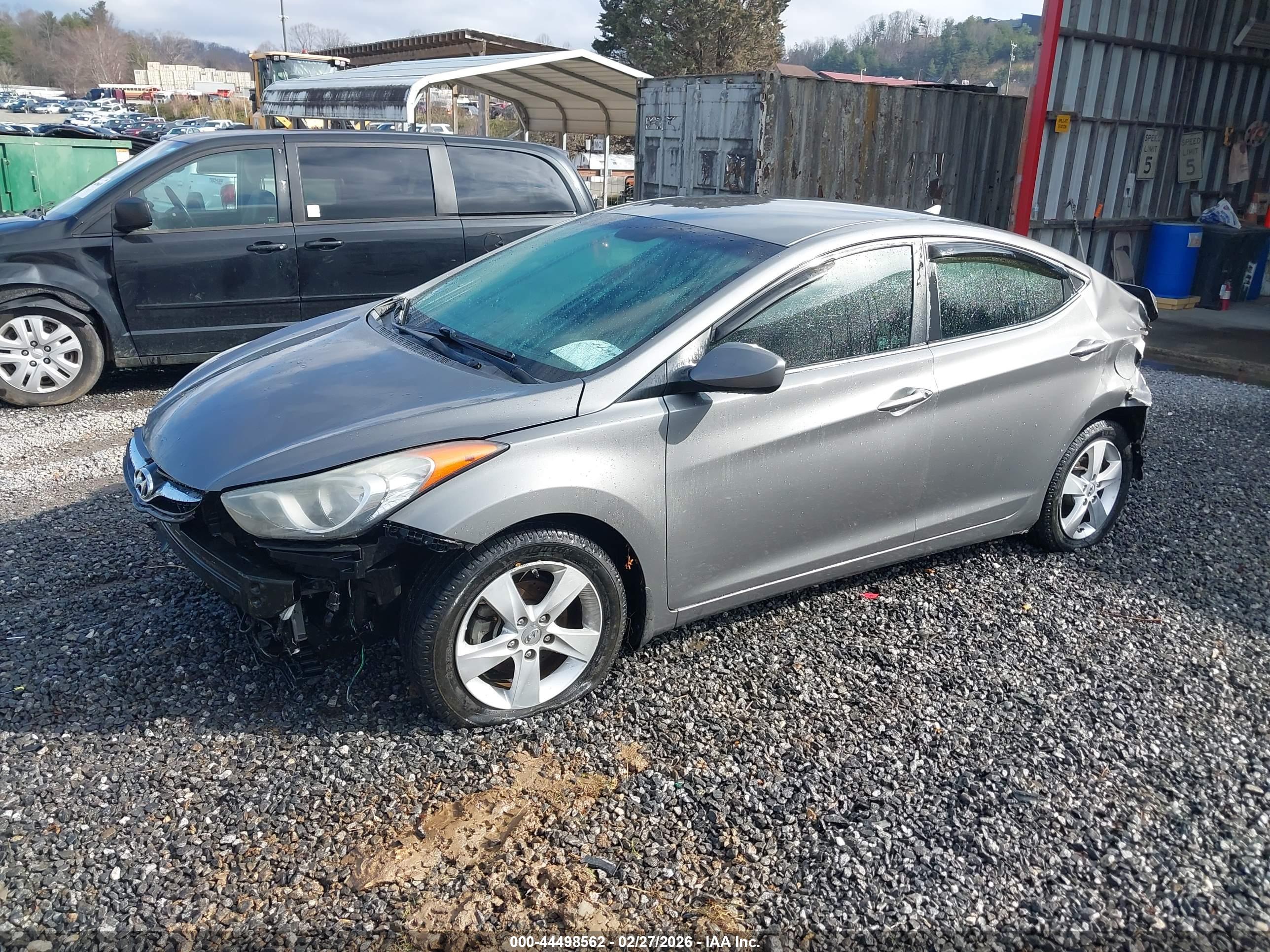 HYUNDAI ELANTRA image 2