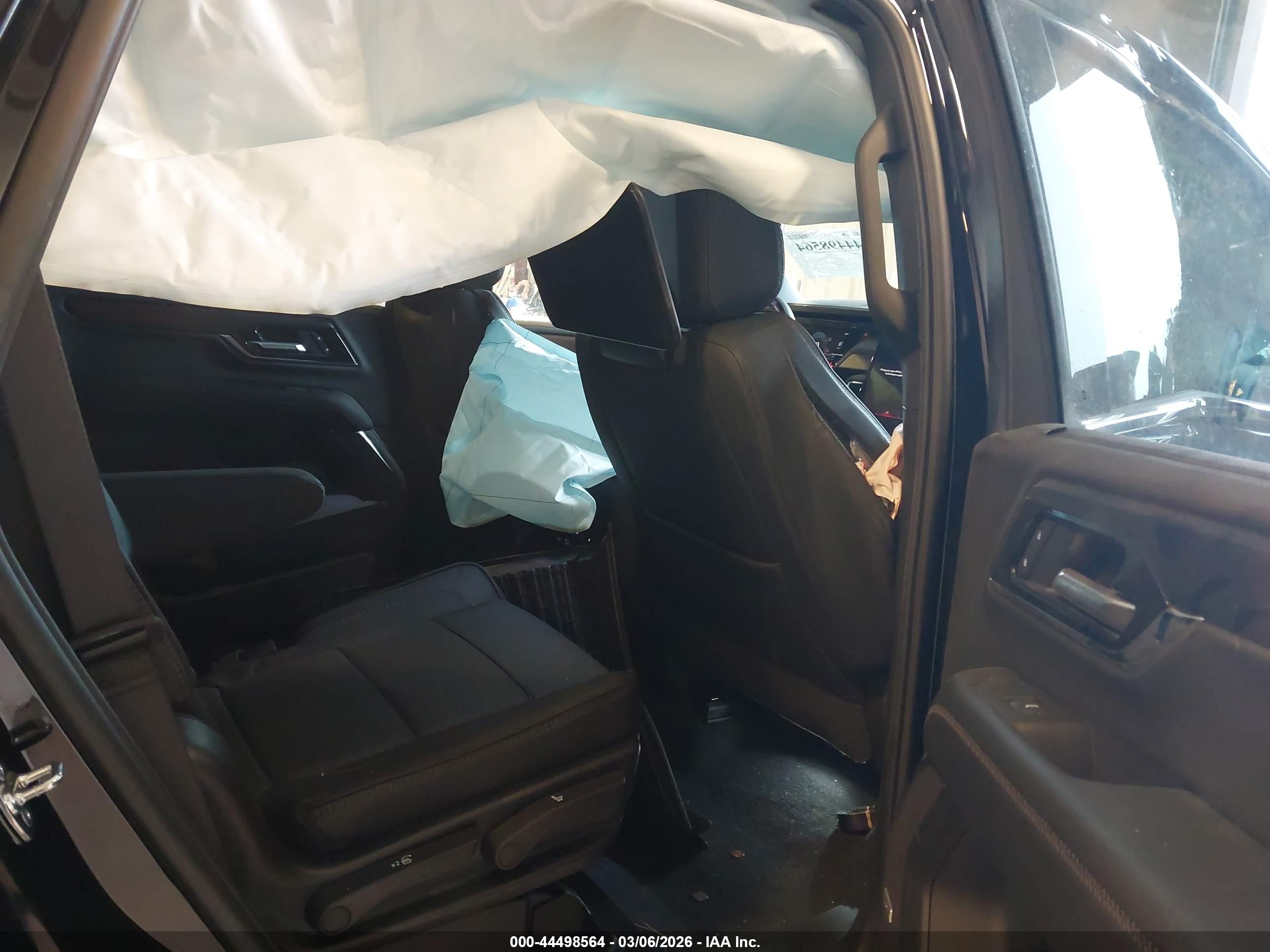 GMC YUKON image 8