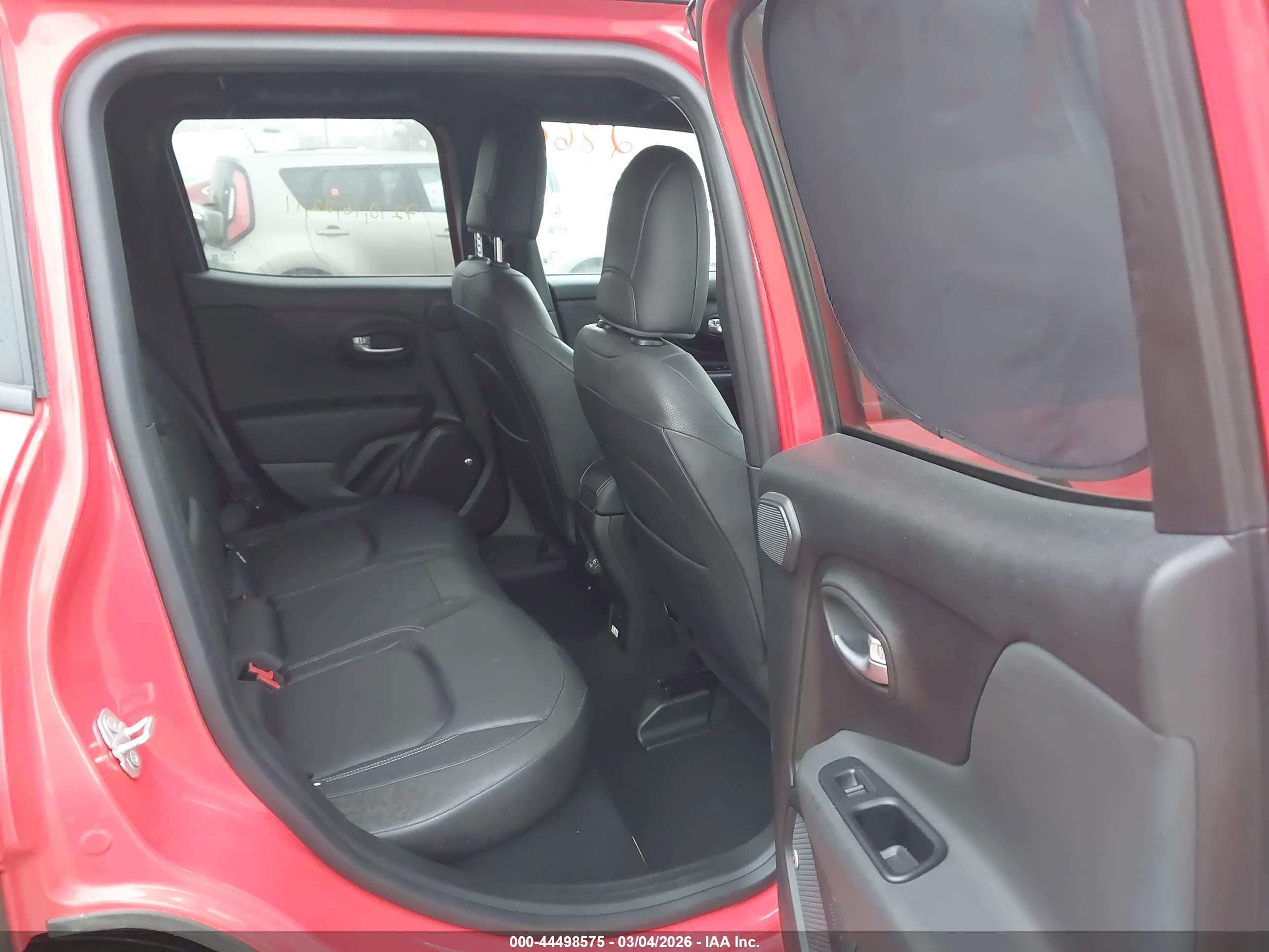 JEEP RENEGADE image 8