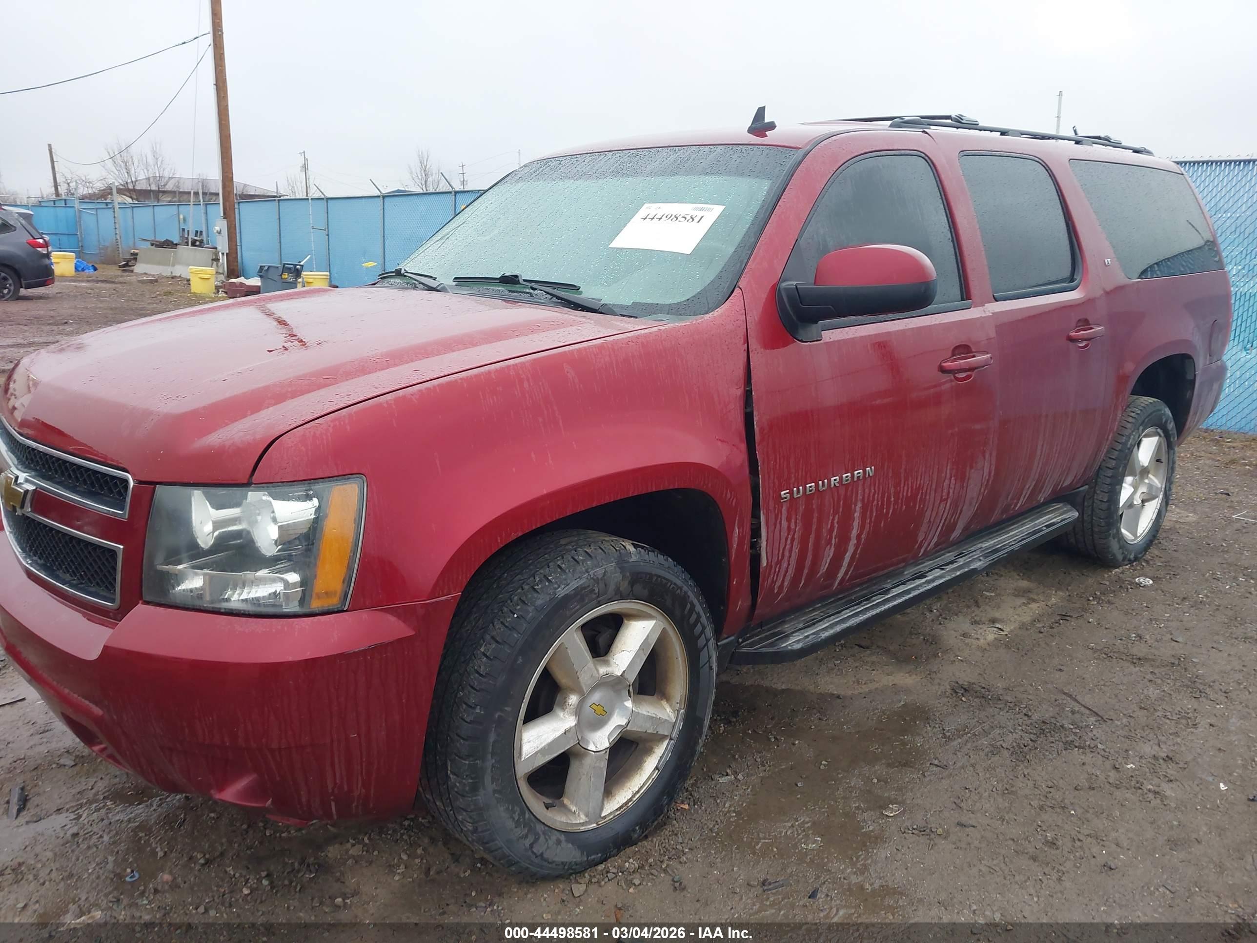 CHEVROLET SUBURBAN image 6