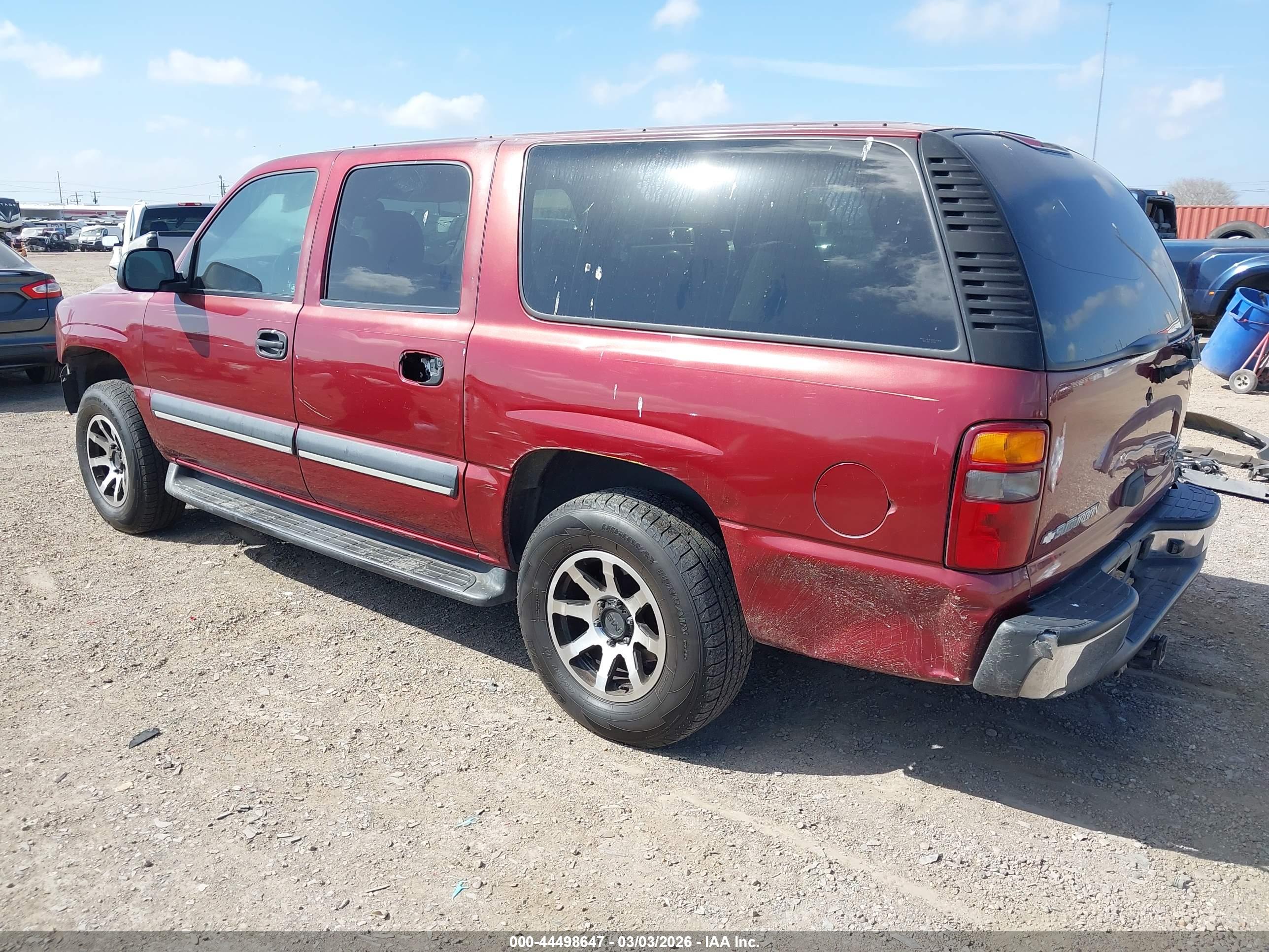CHEVROLET SUBURBAN image 3