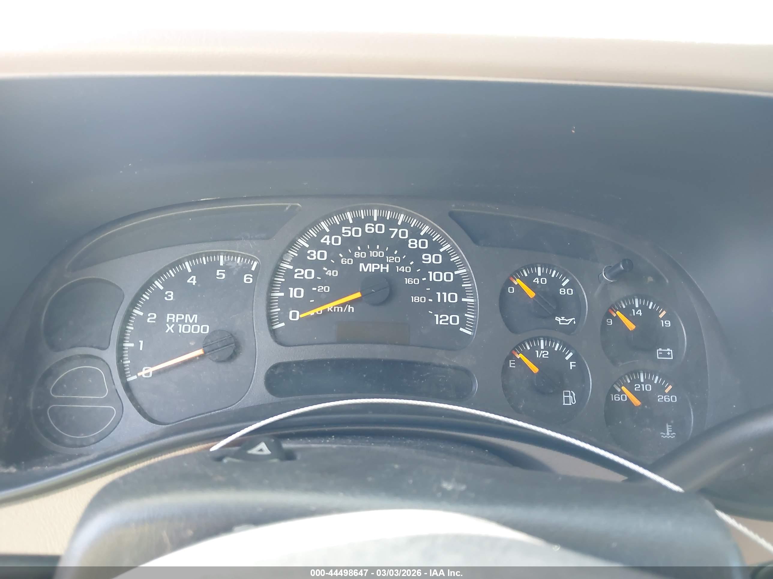 CHEVROLET SUBURBAN image 7