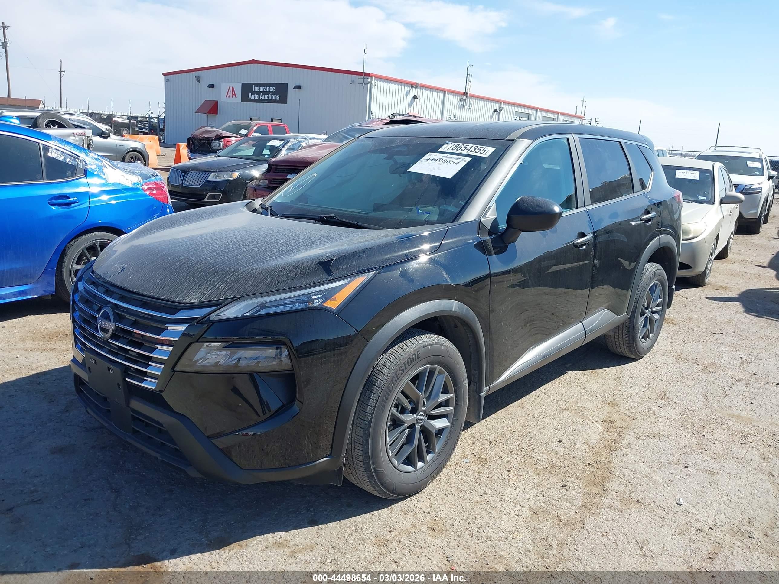 NISSAN ROGUE image 2
