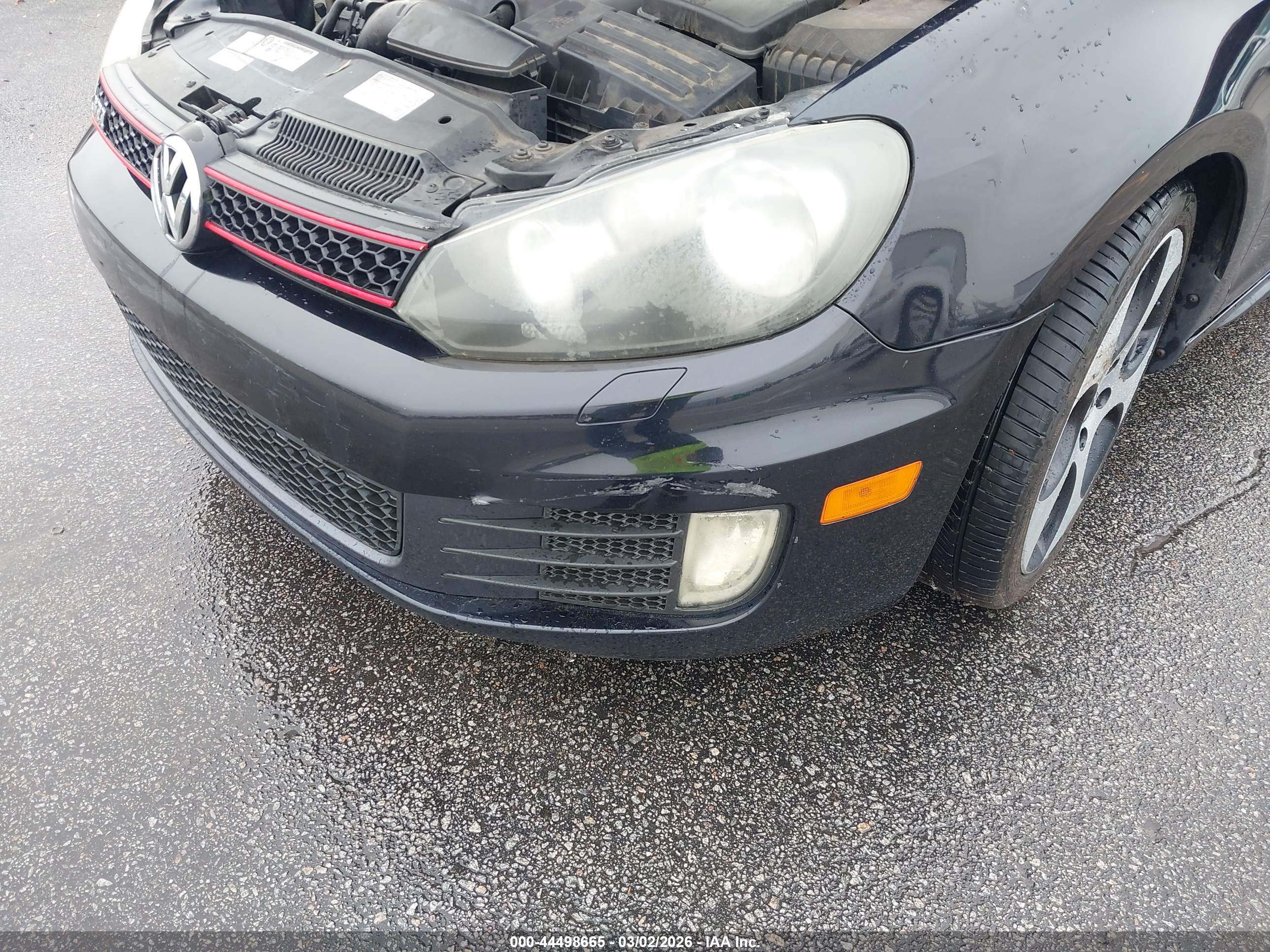 VOLKSWAGEN GTI image 6