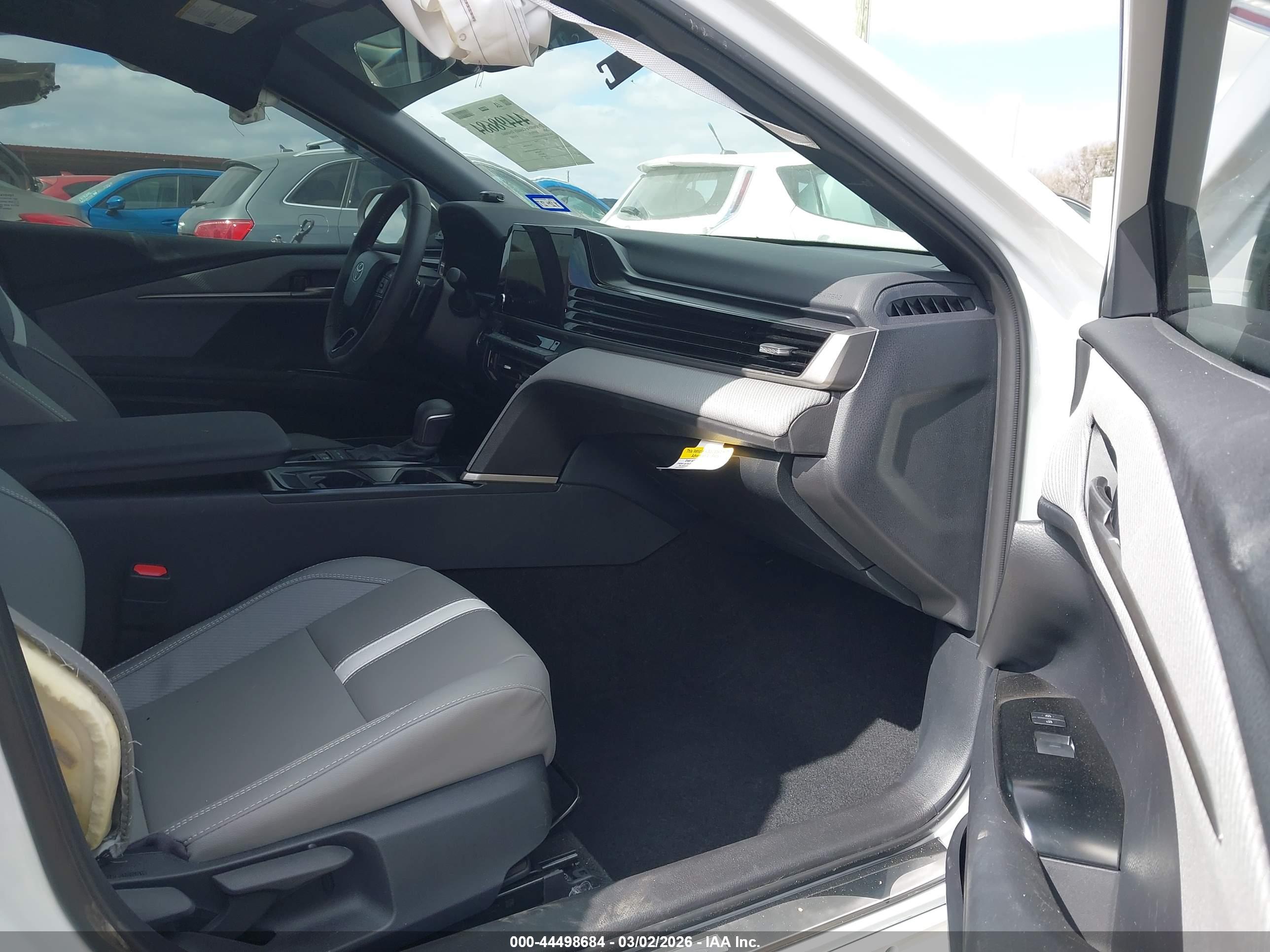 TOYOTA CAMRY image 5