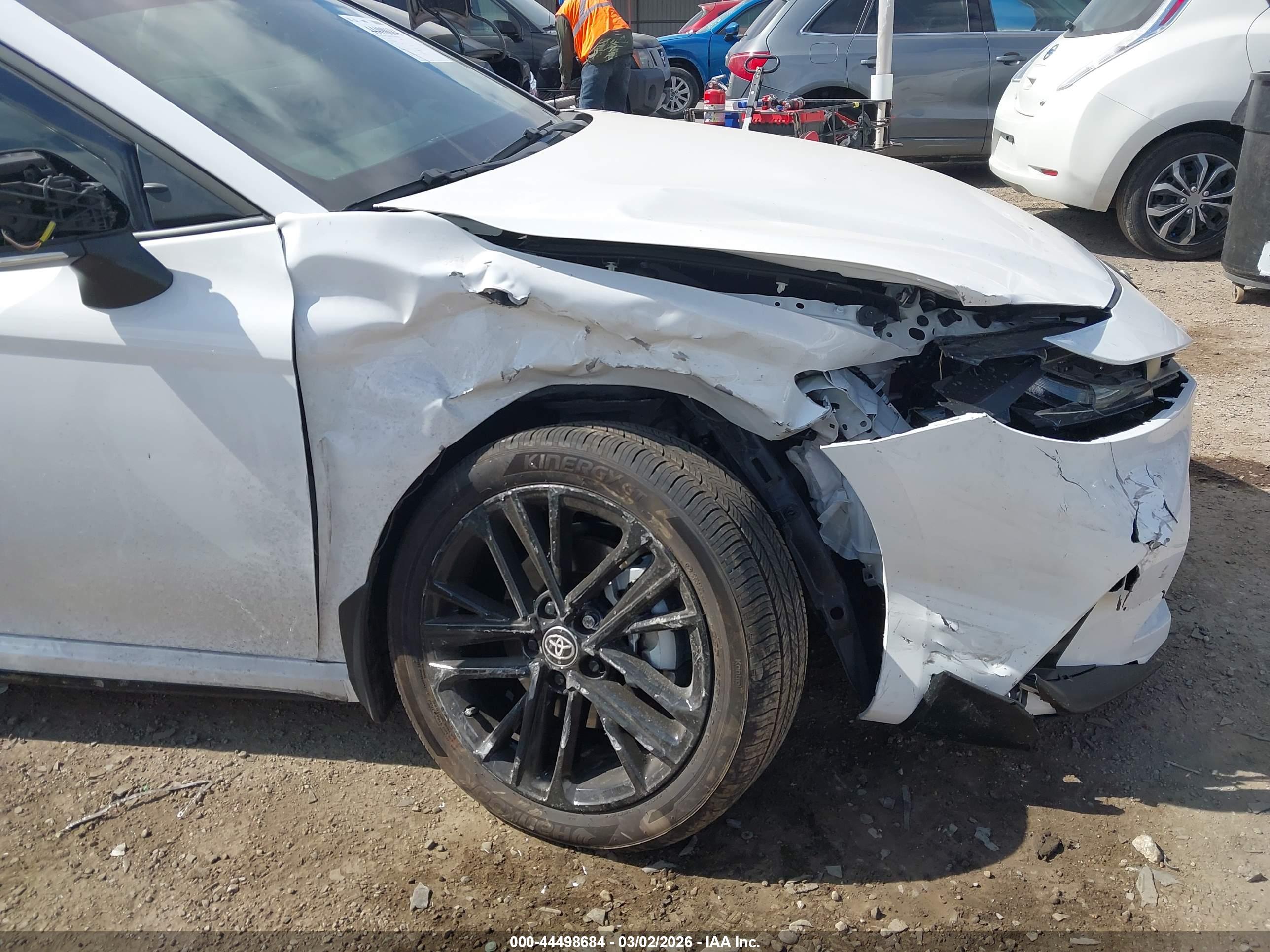 TOYOTA CAMRY image 6