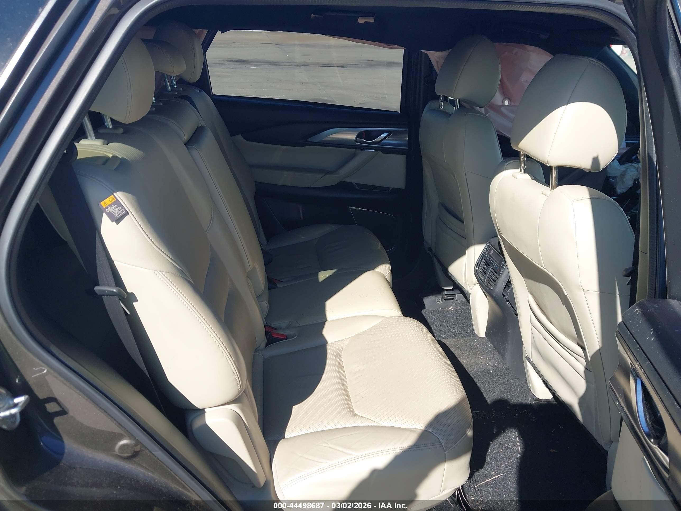 MAZDA CX-9 image 8