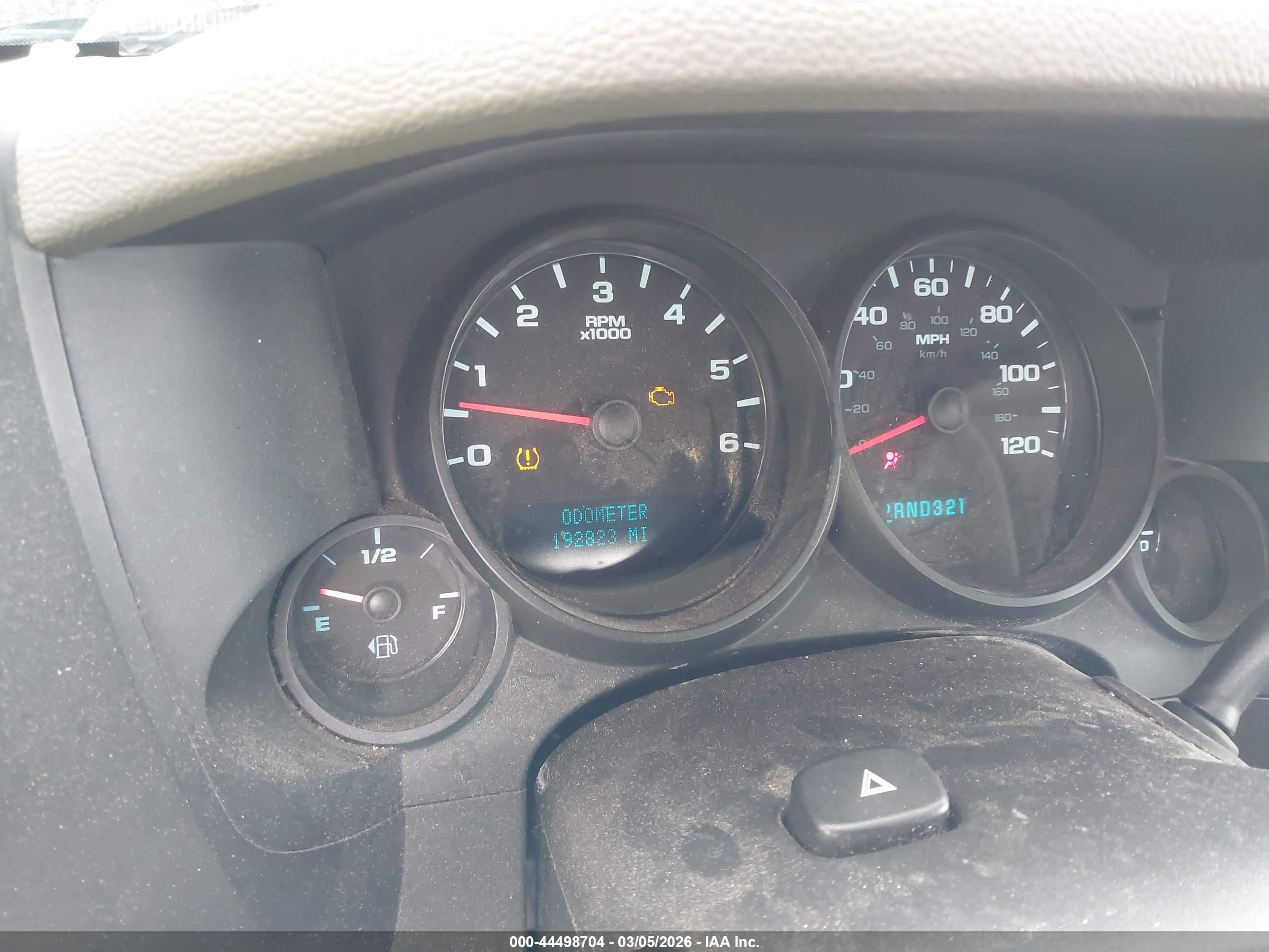 CHEVROLET SILVERADO image 7