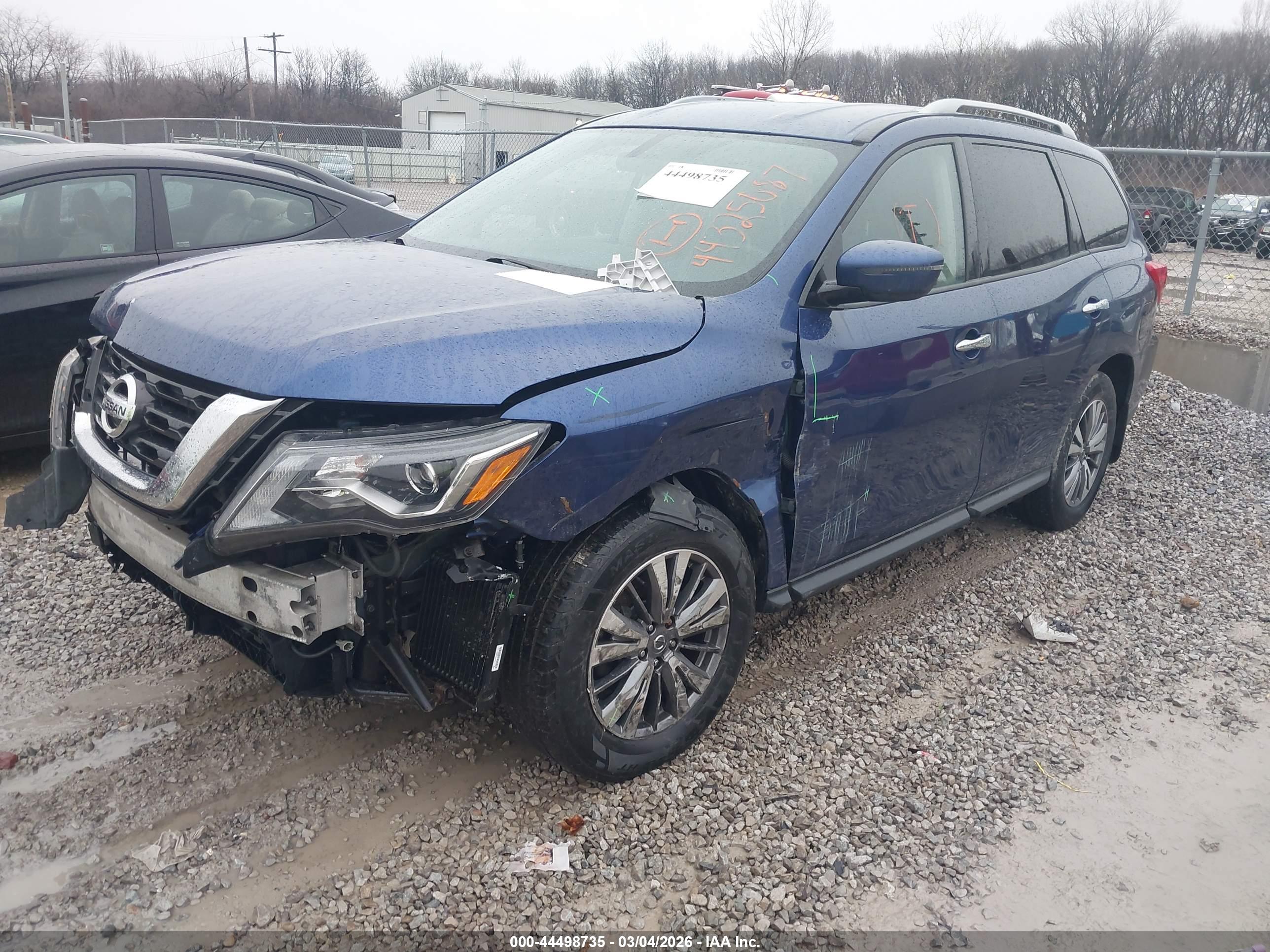 NISSAN PATHFINDER image 2