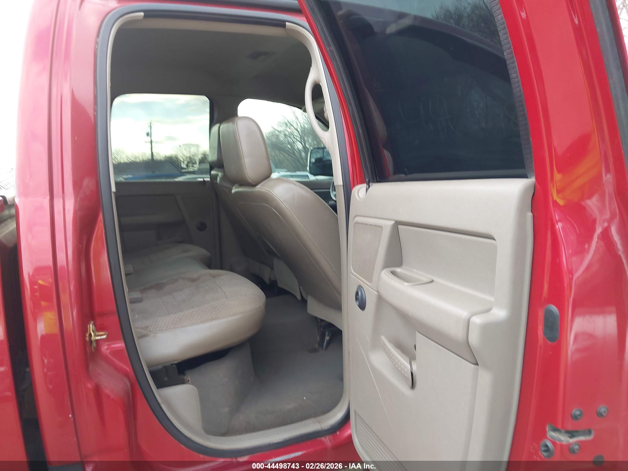 DODGE RAM image 8