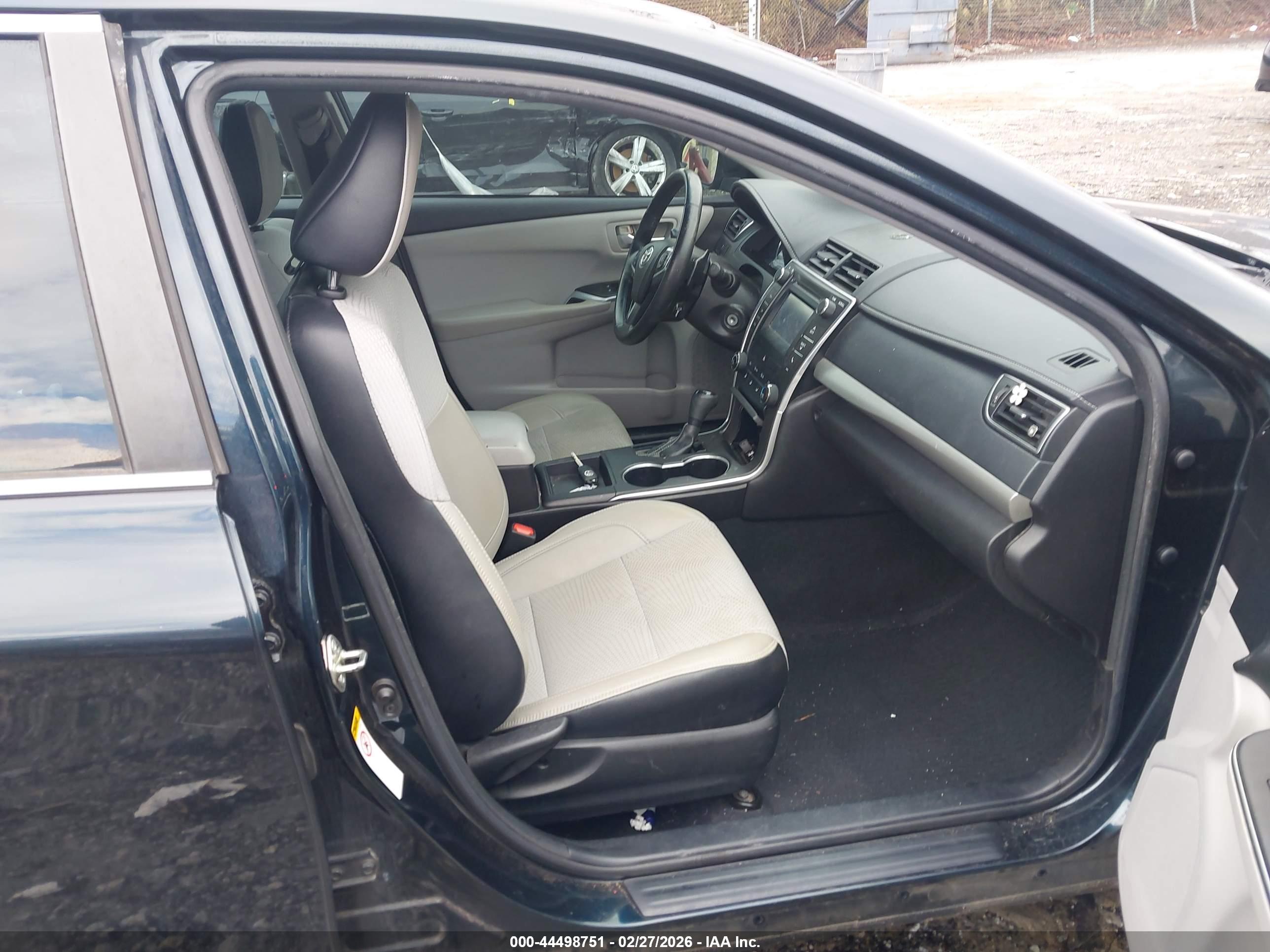 TOYOTA CAMRY image 5
