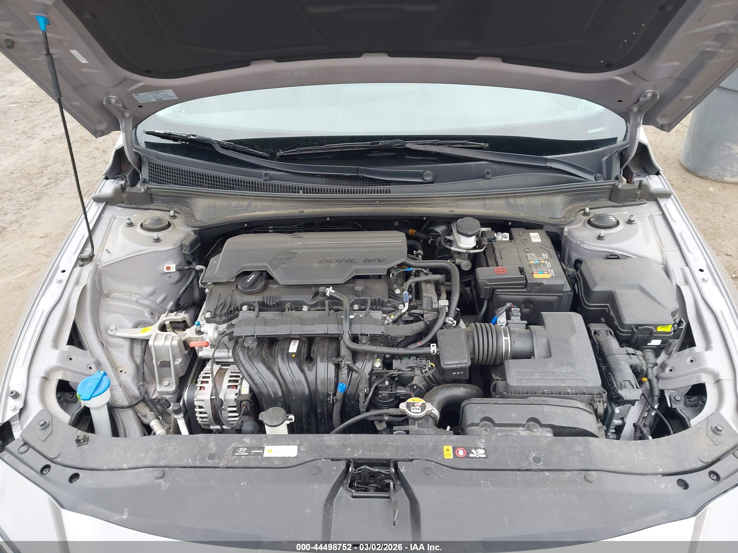 HYUNDAI ELANTRA image 10