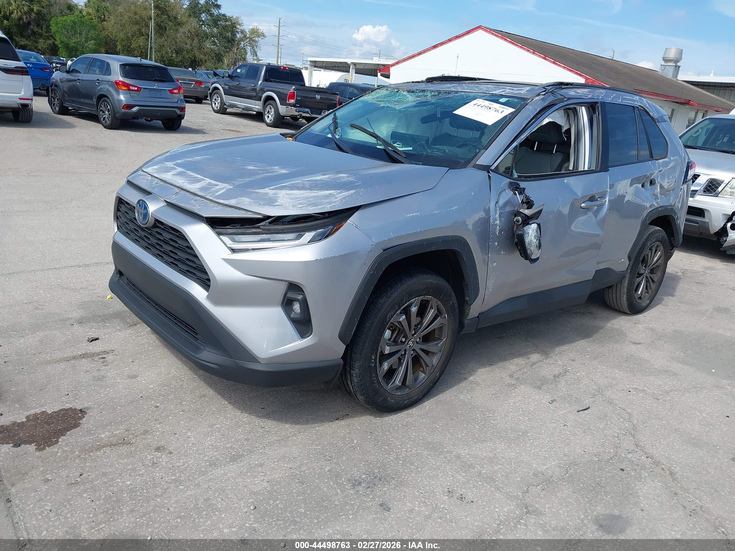 TOYOTA RAV4 image 2