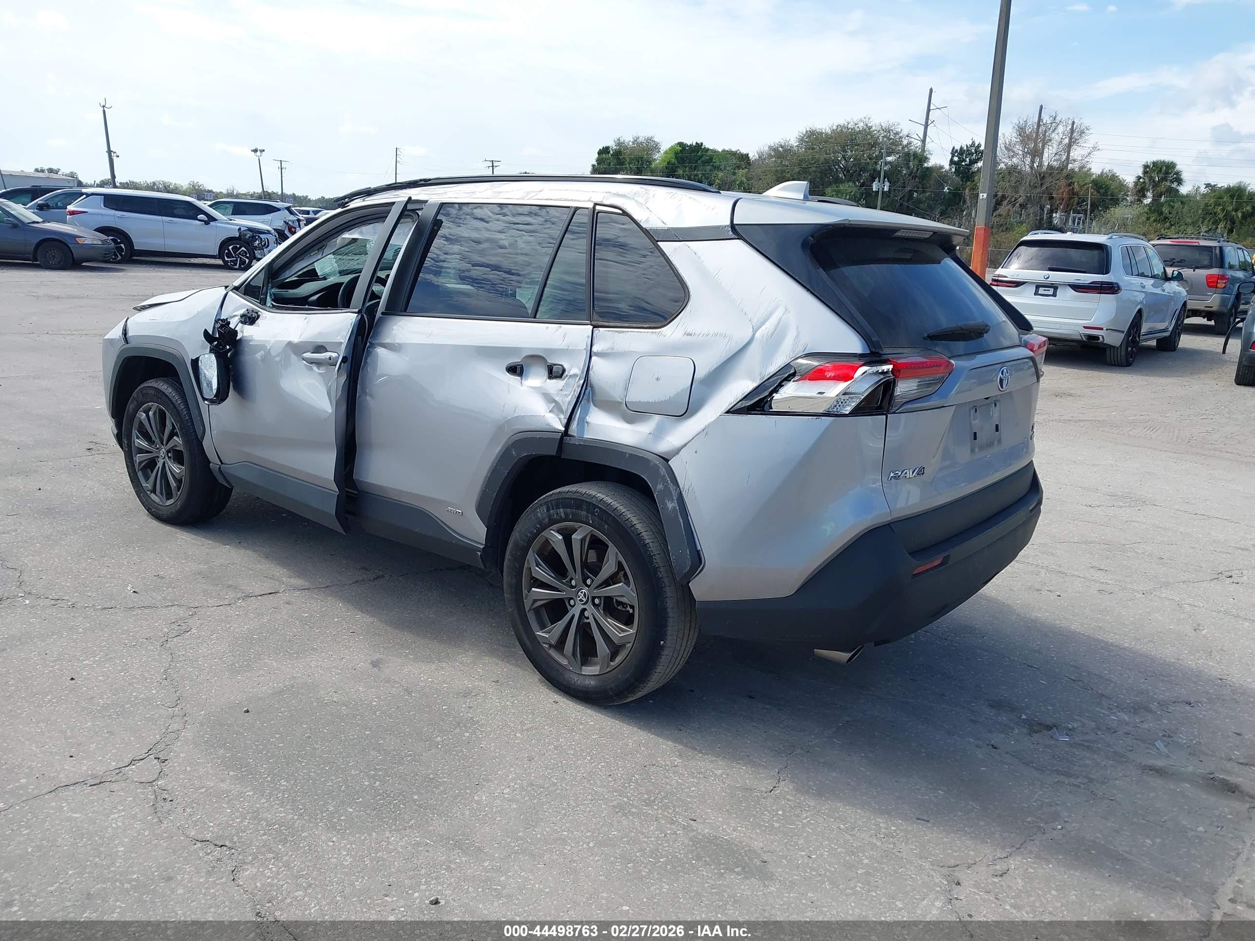 TOYOTA RAV4 image 3