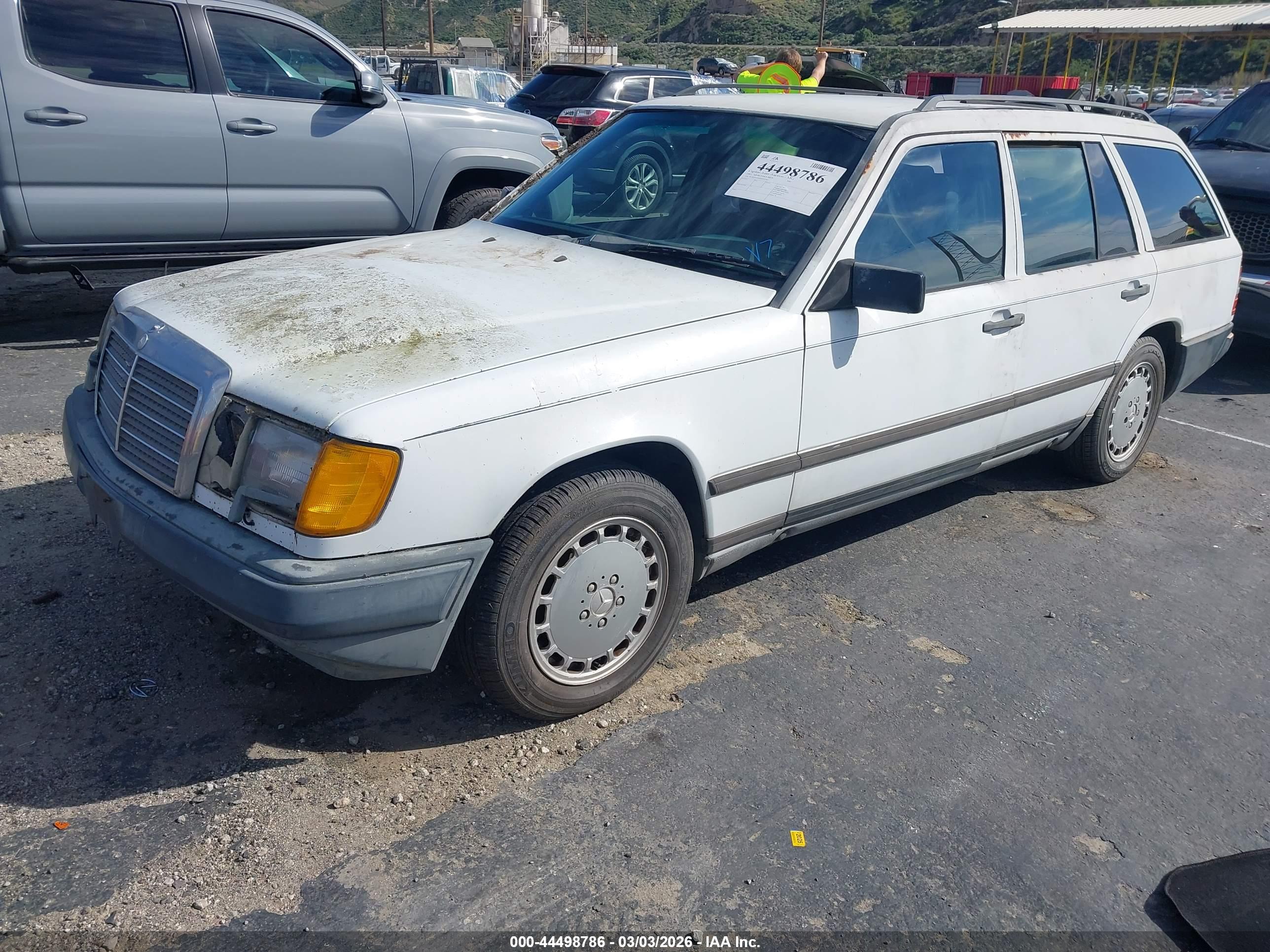MERCEDES-BENZ 300 image 2