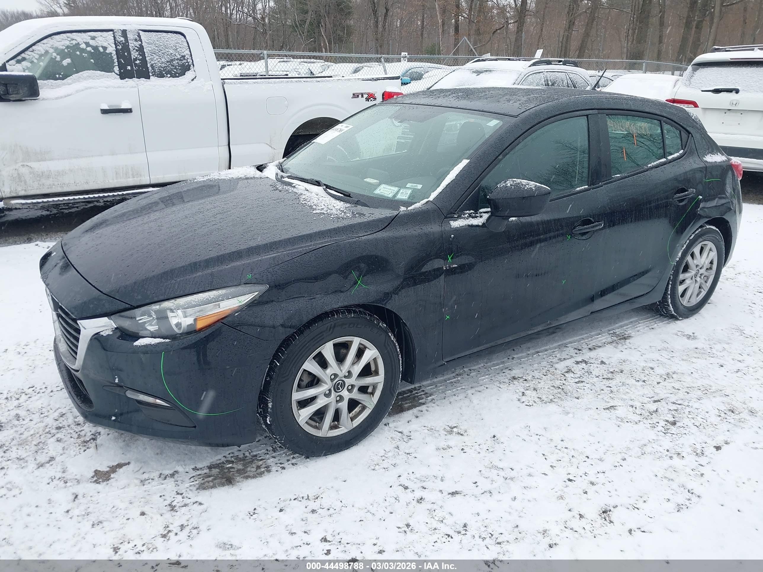 MAZDA MAZDA3 image 2