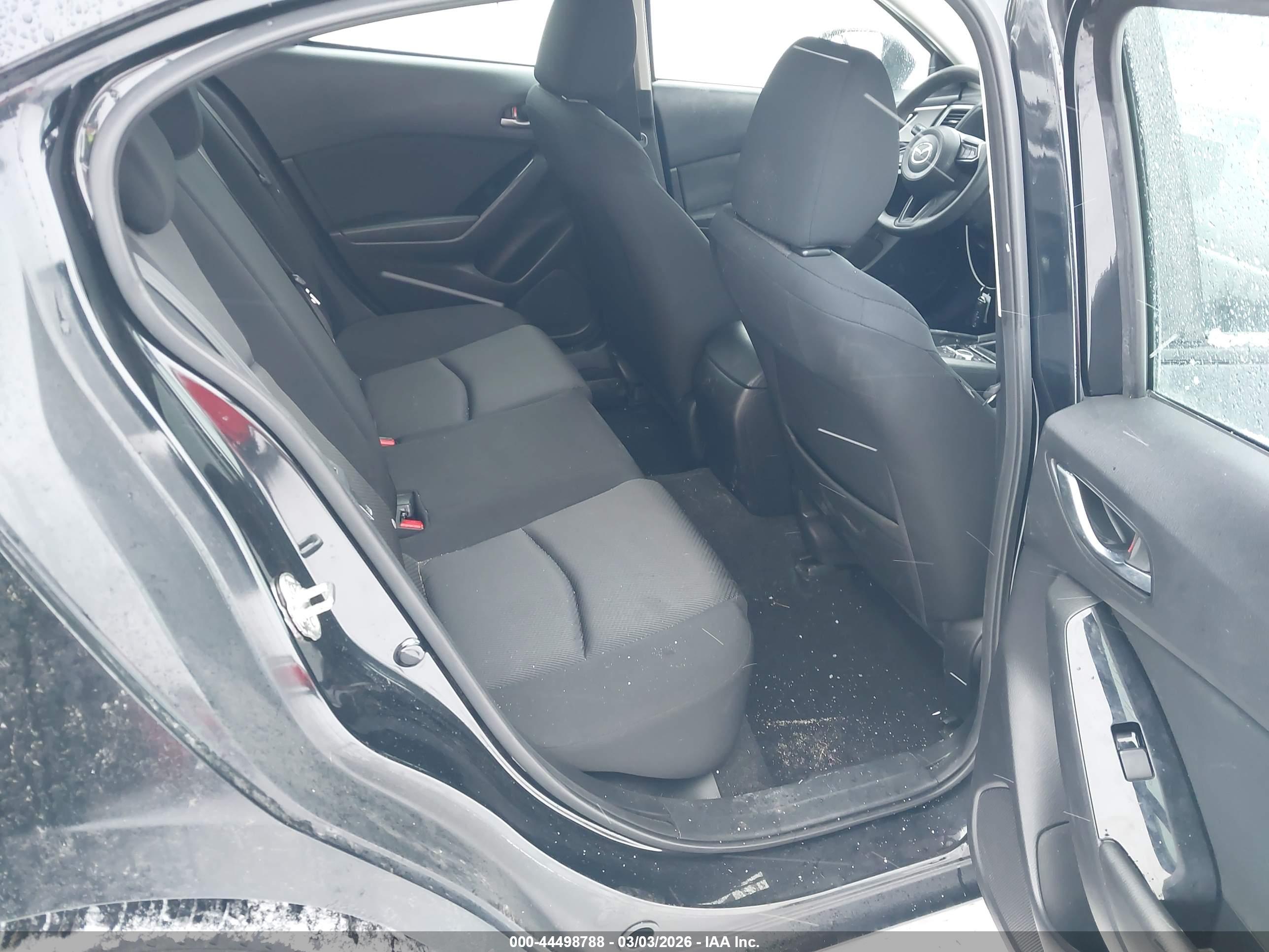 MAZDA MAZDA3 image 8
