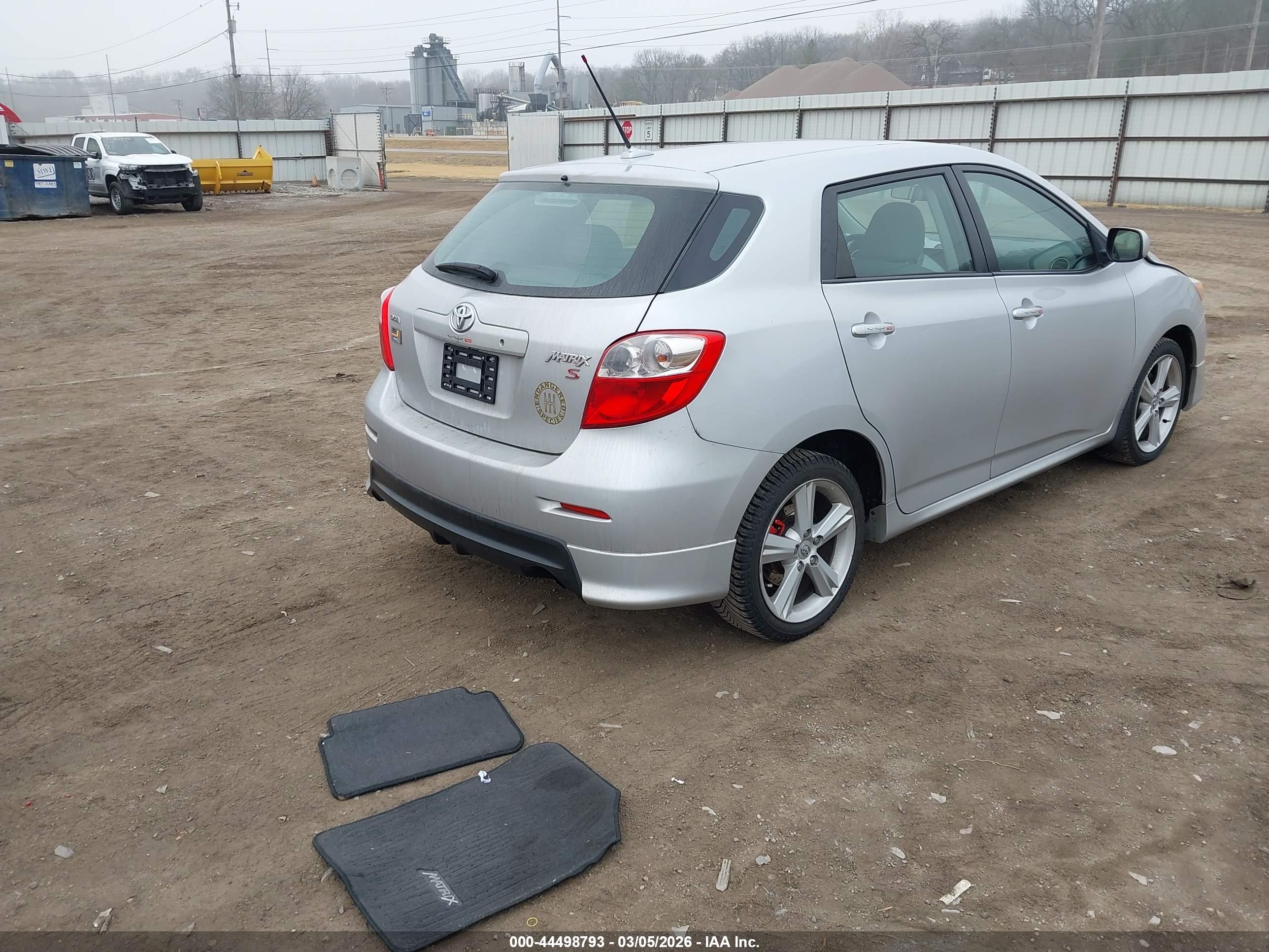 TOYOTA MATRIX image 4