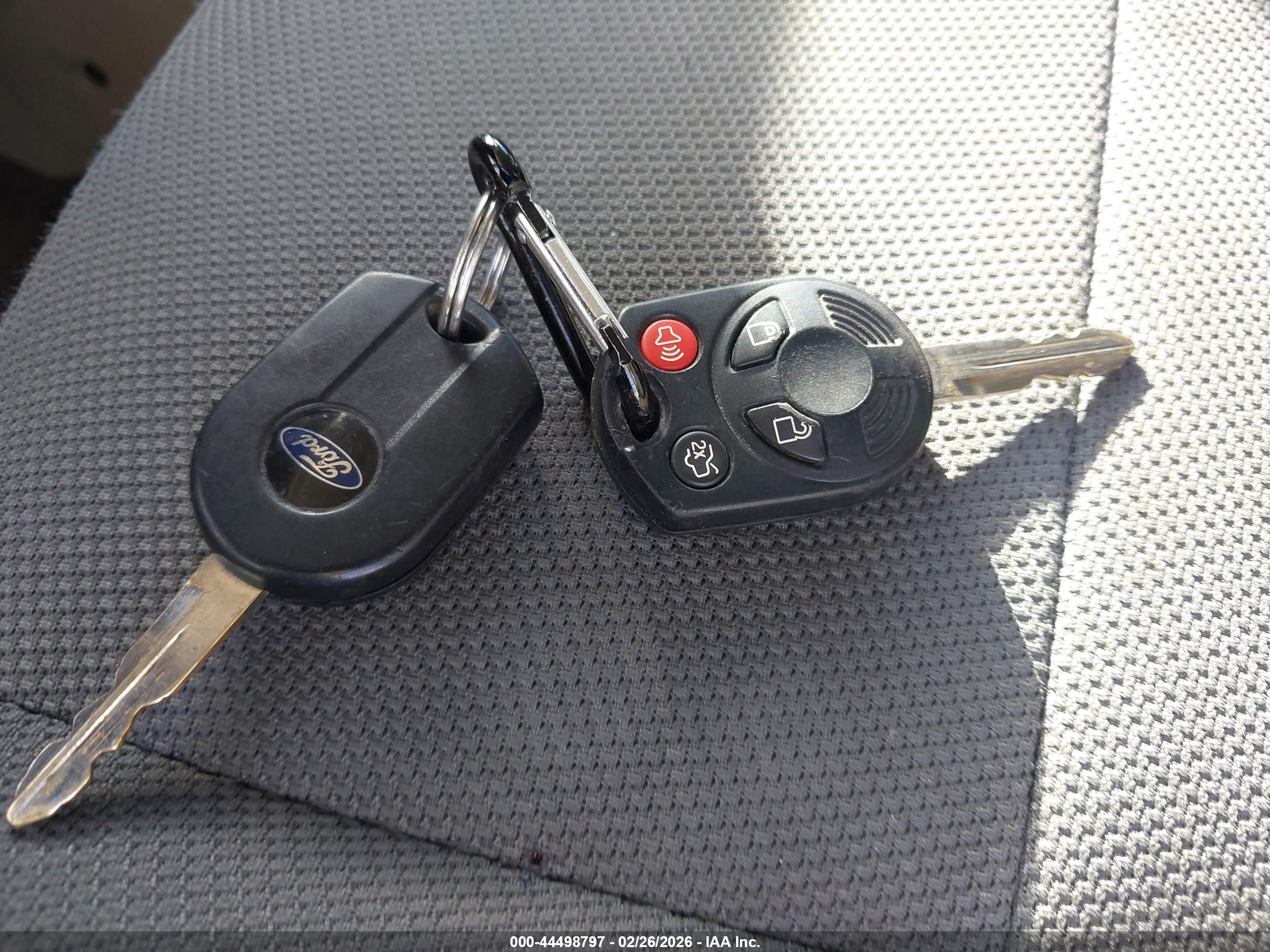 FORD ESCAPE image 11