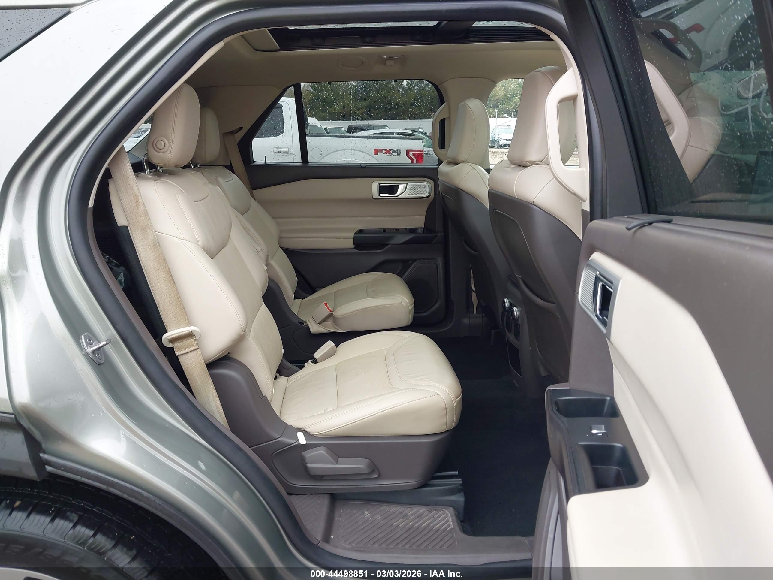 FORD EXPLORER image 8