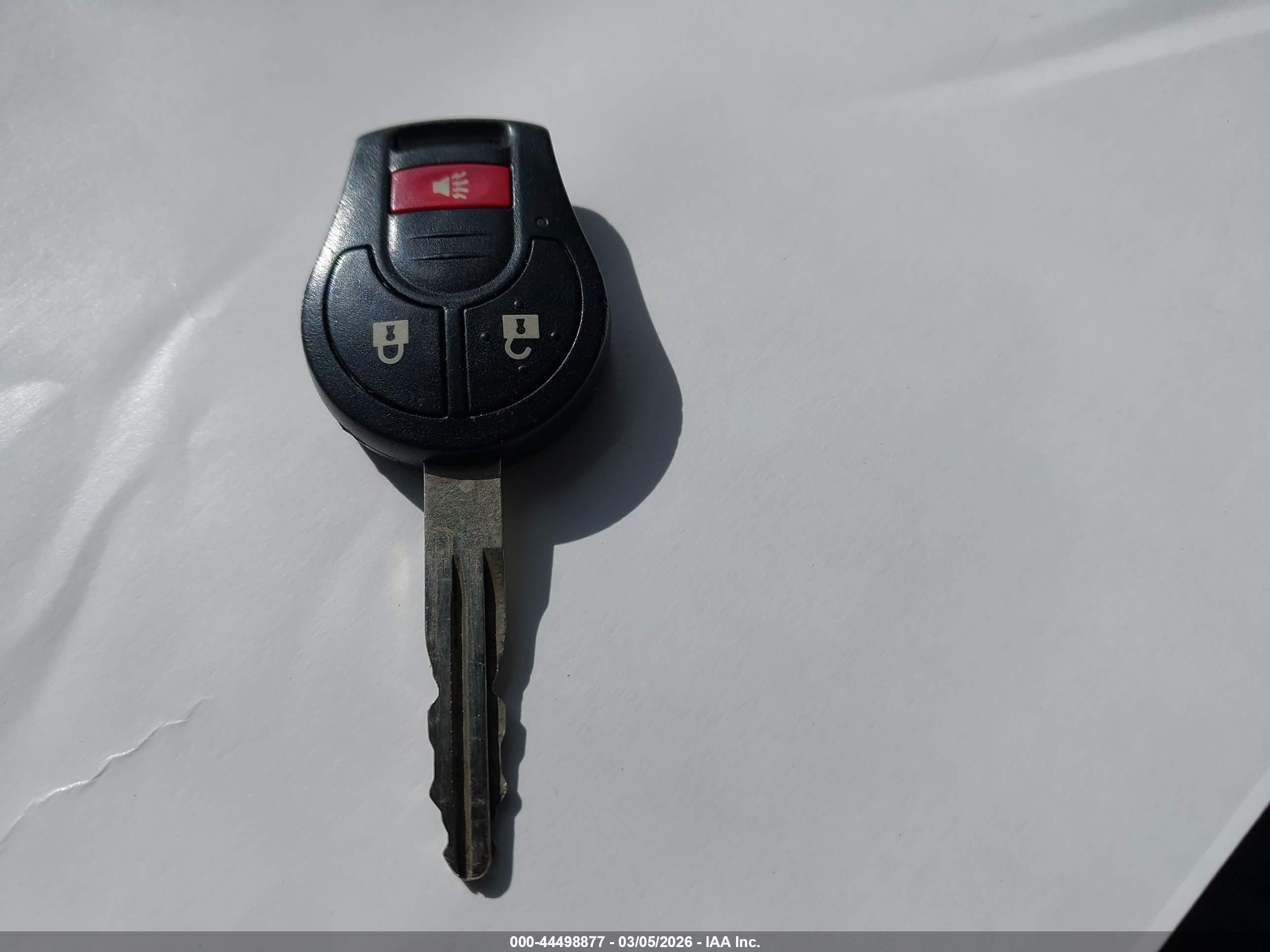 NISSAN VERSA image 11