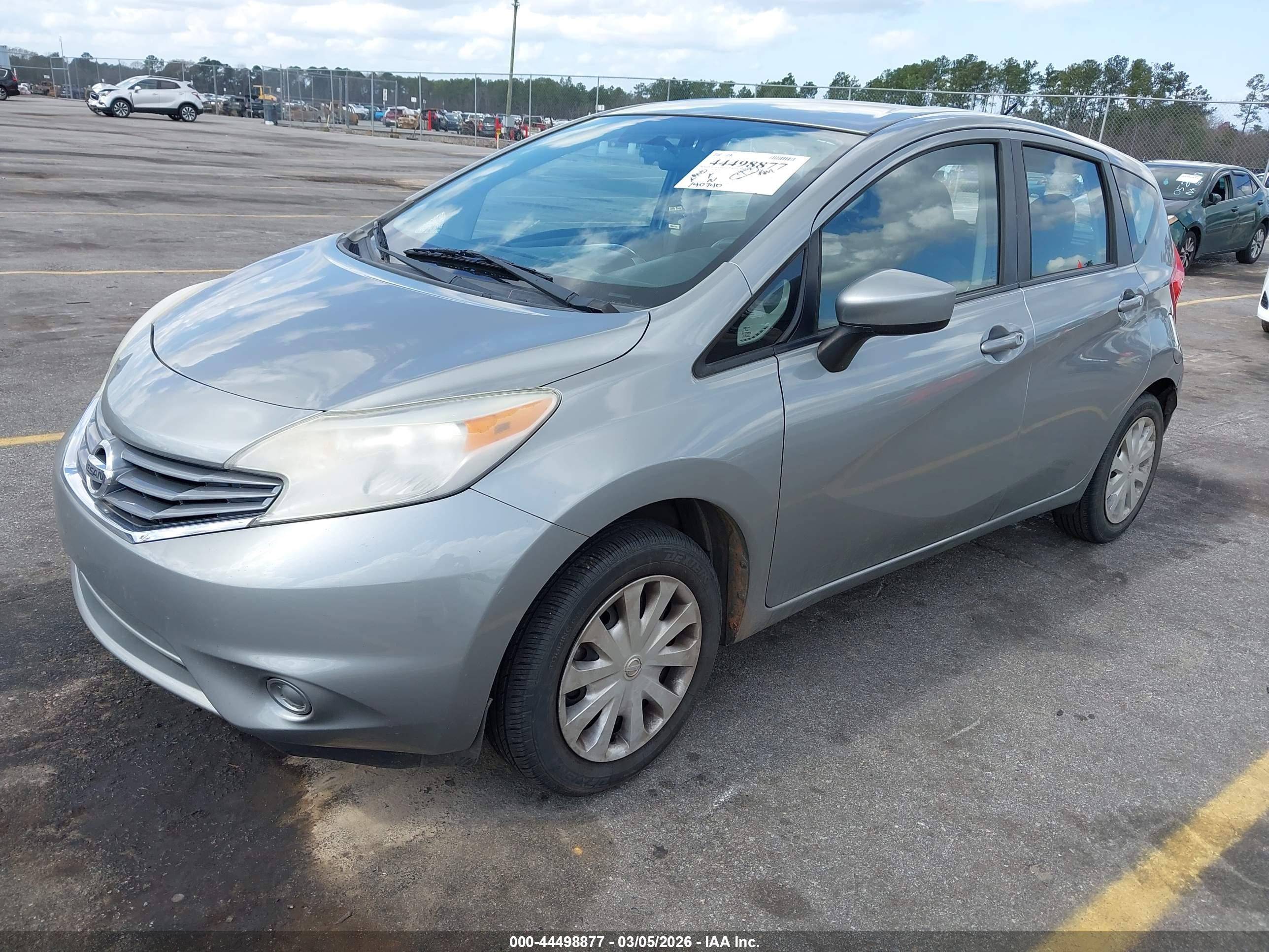 NISSAN VERSA image 2