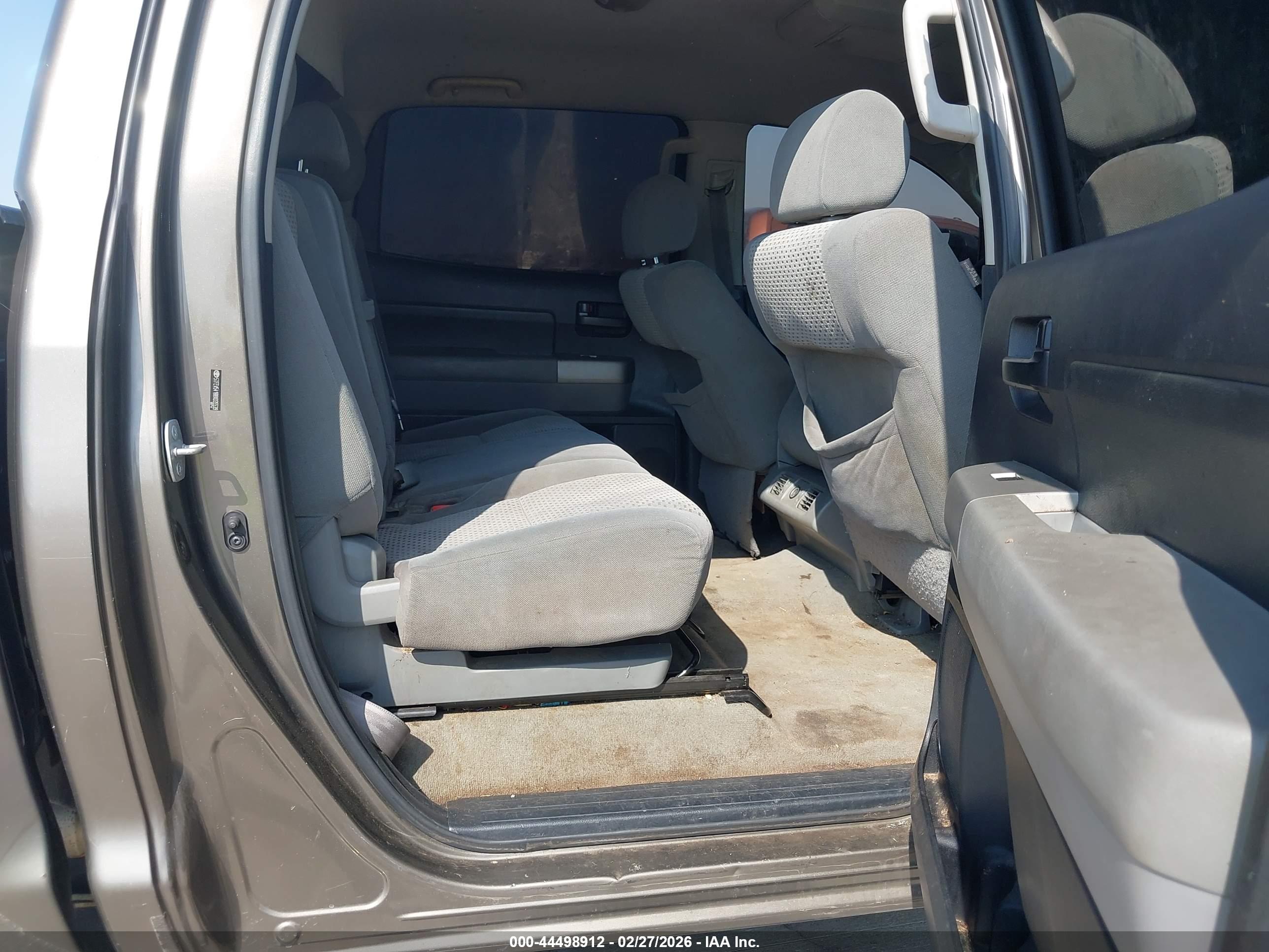 TOYOTA TUNDRA image 8