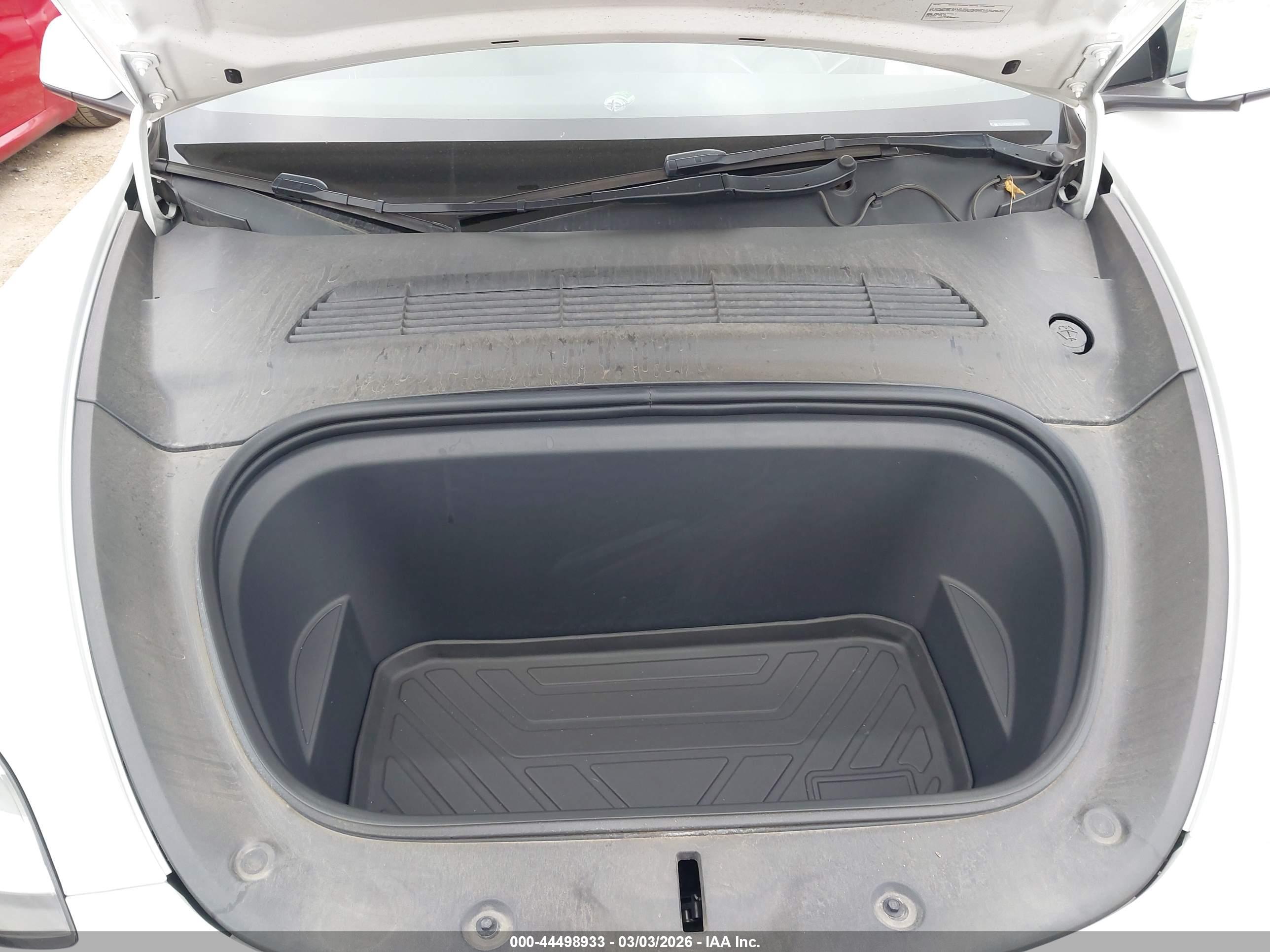 TESLA MODEL image 10