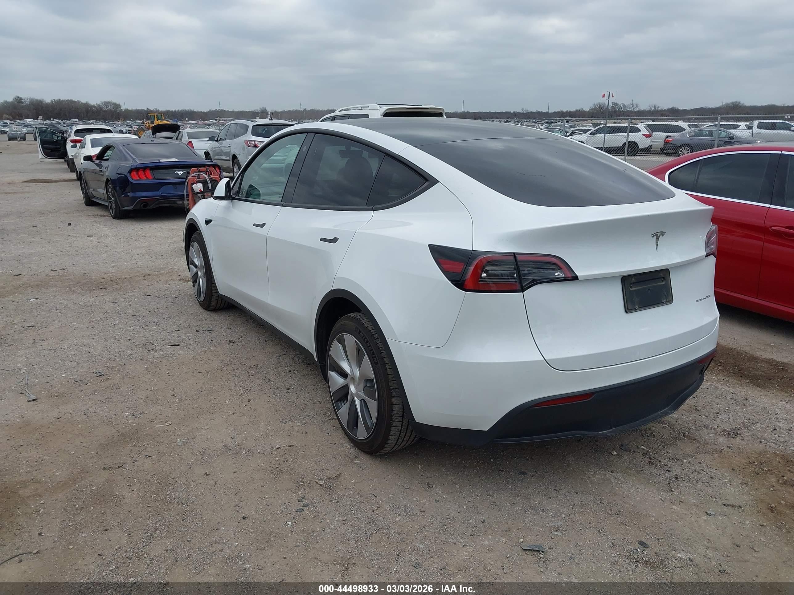 TESLA MODEL image 3