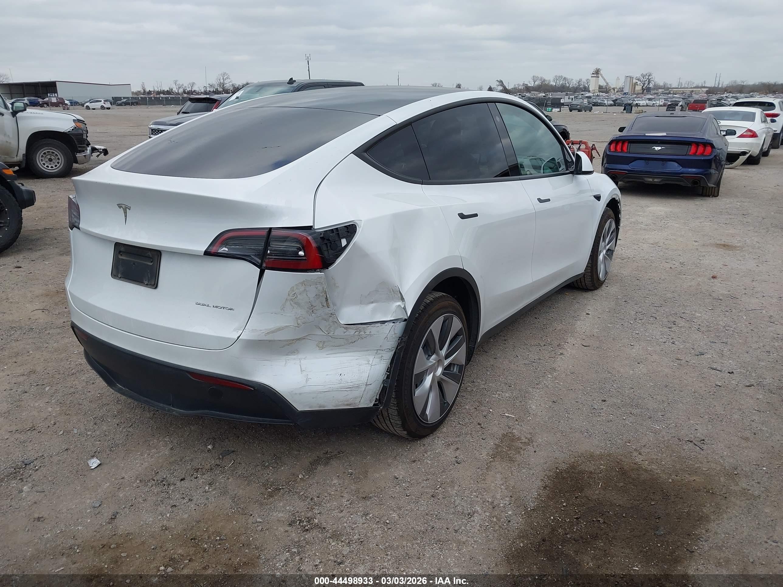 TESLA MODEL image 4