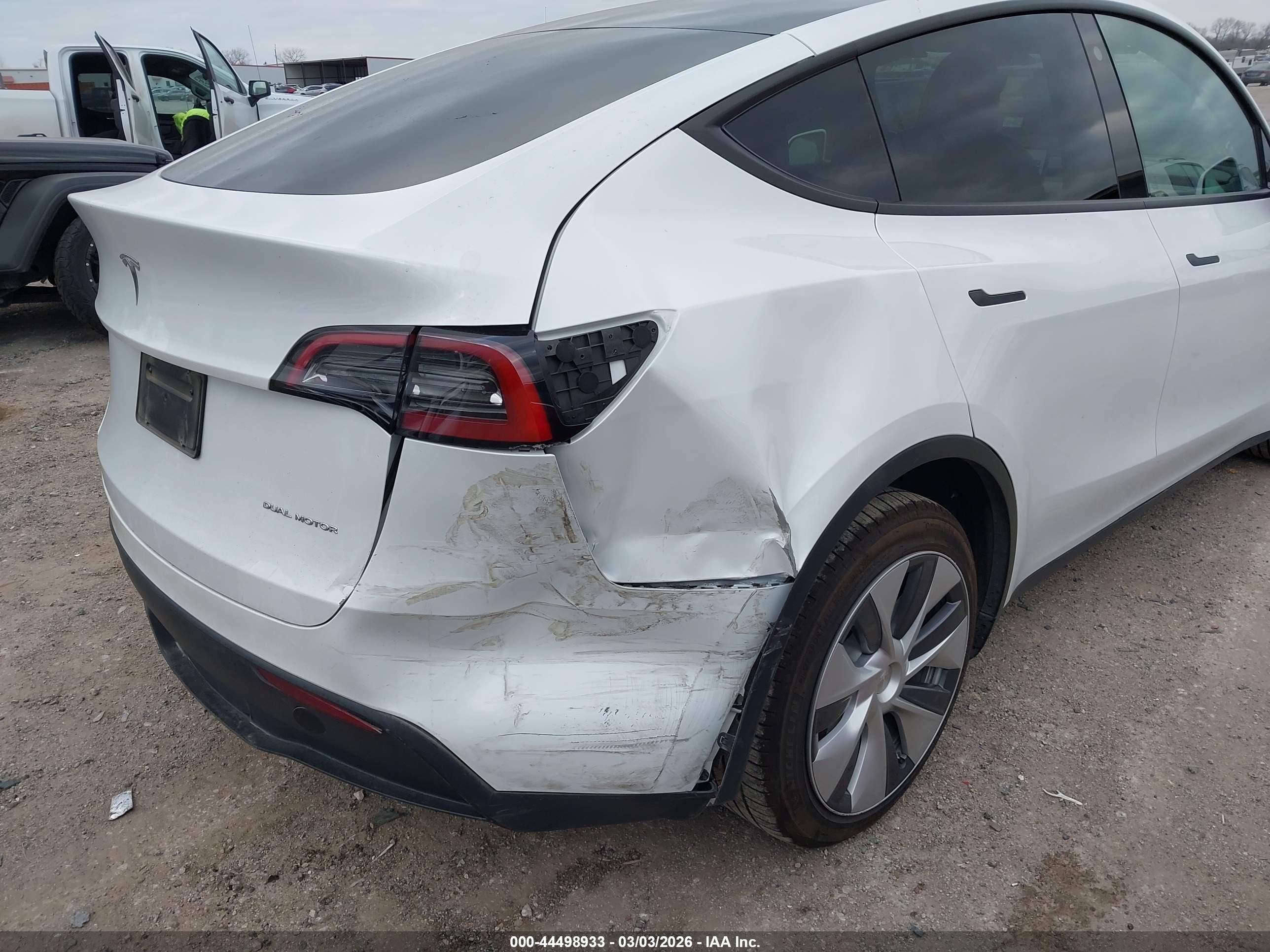 TESLA MODEL image 6