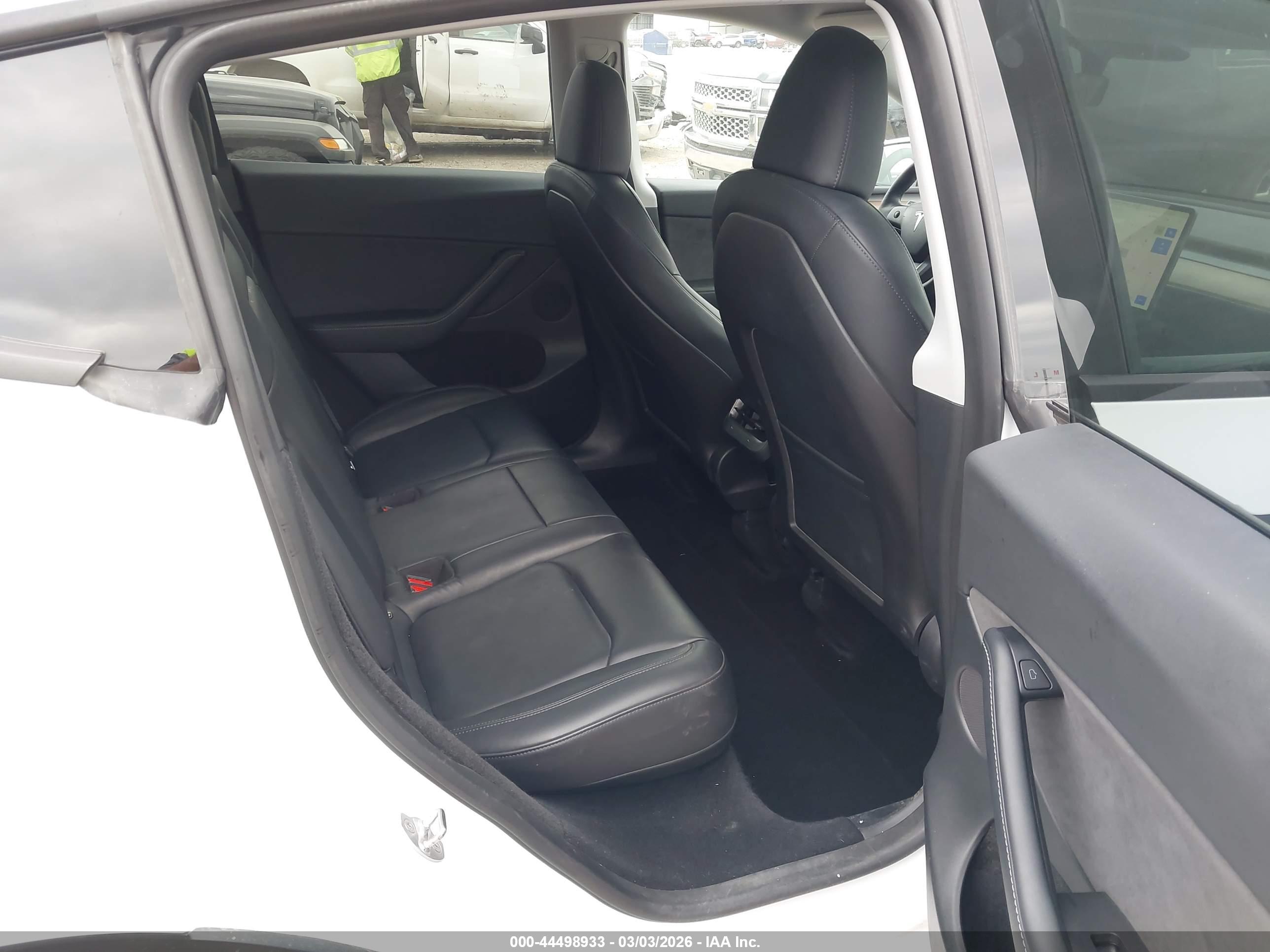 TESLA MODEL image 8