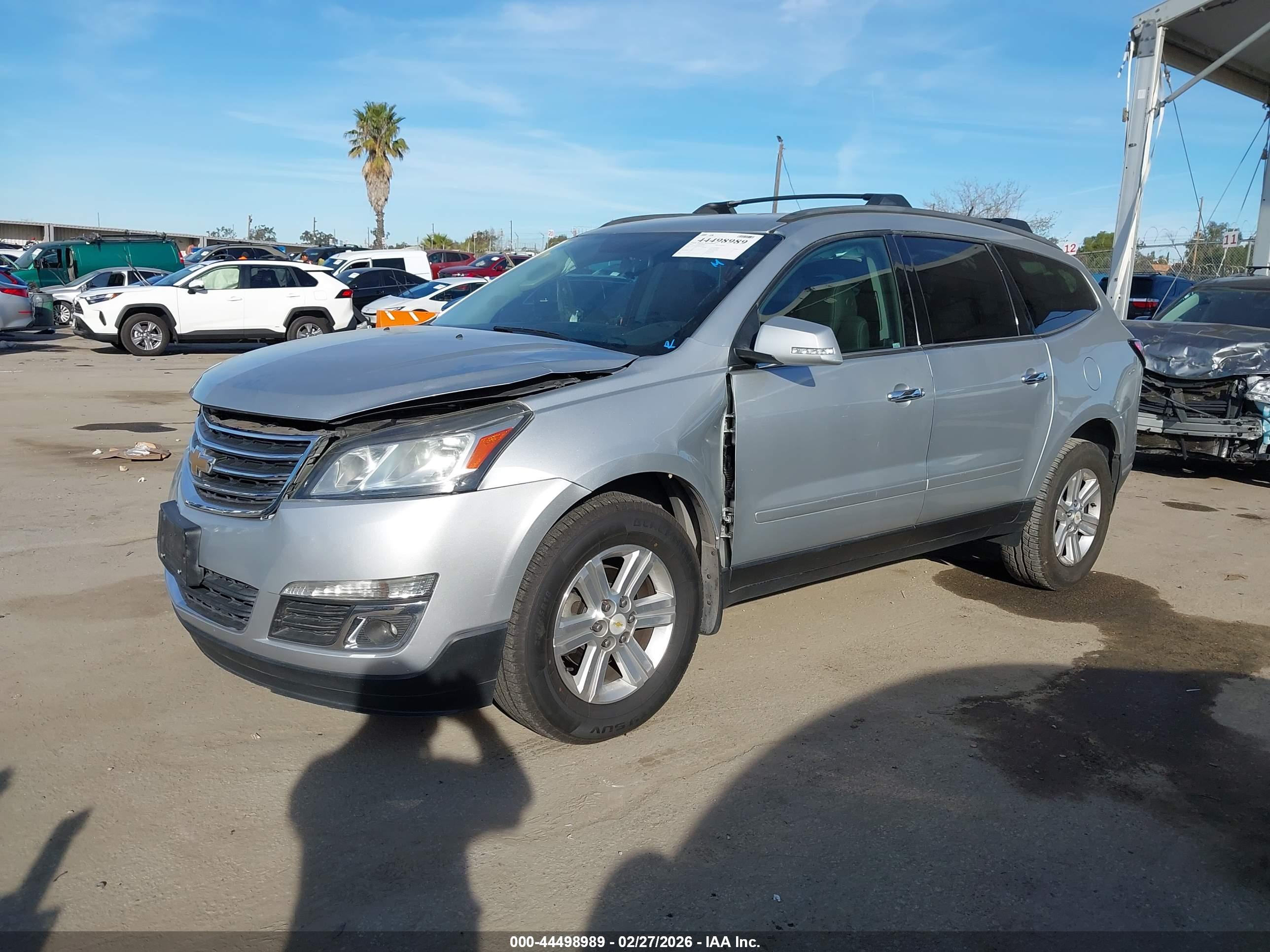 CHEVROLET TRAVERSE image 2