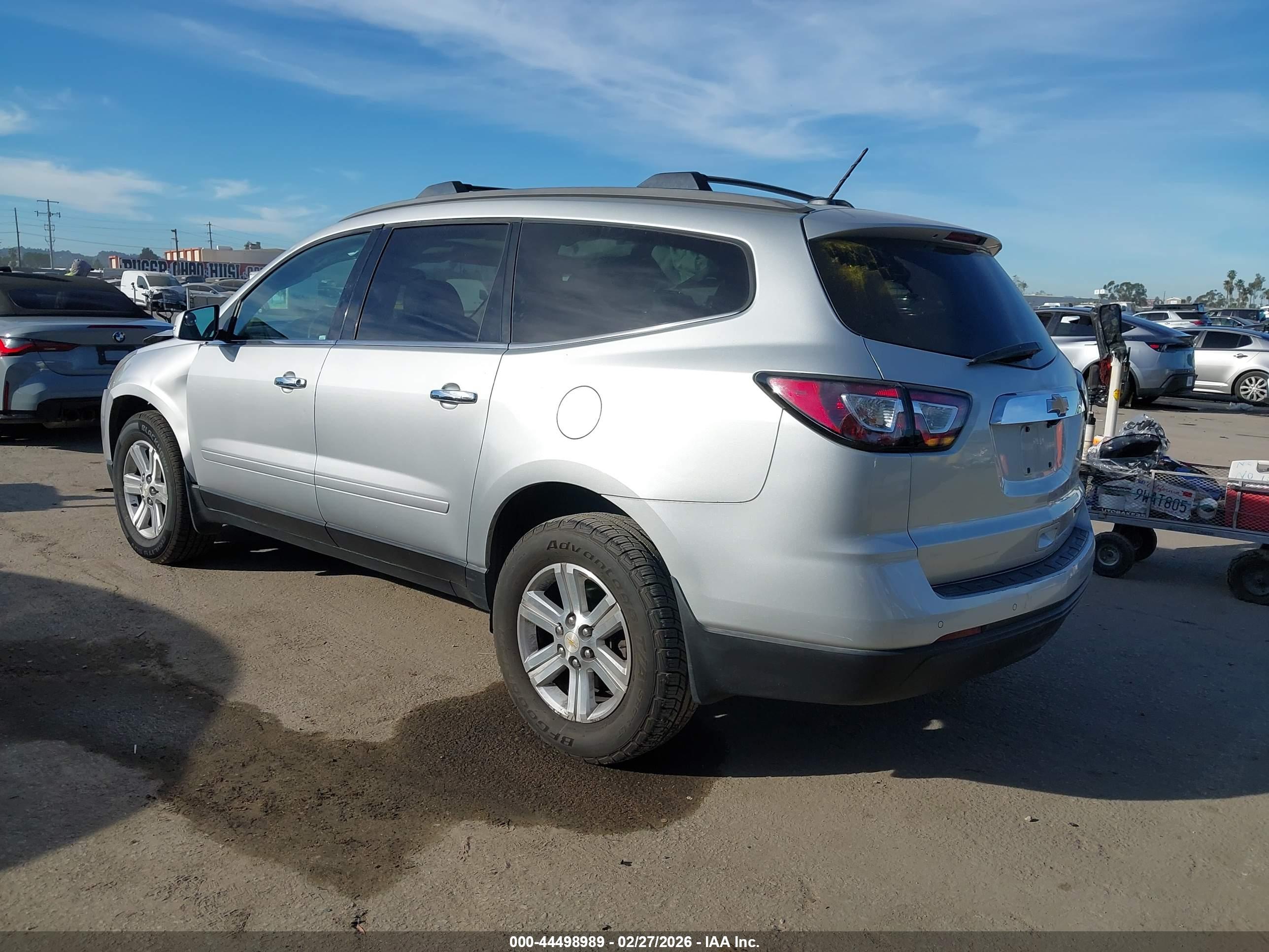 CHEVROLET TRAVERSE image 3