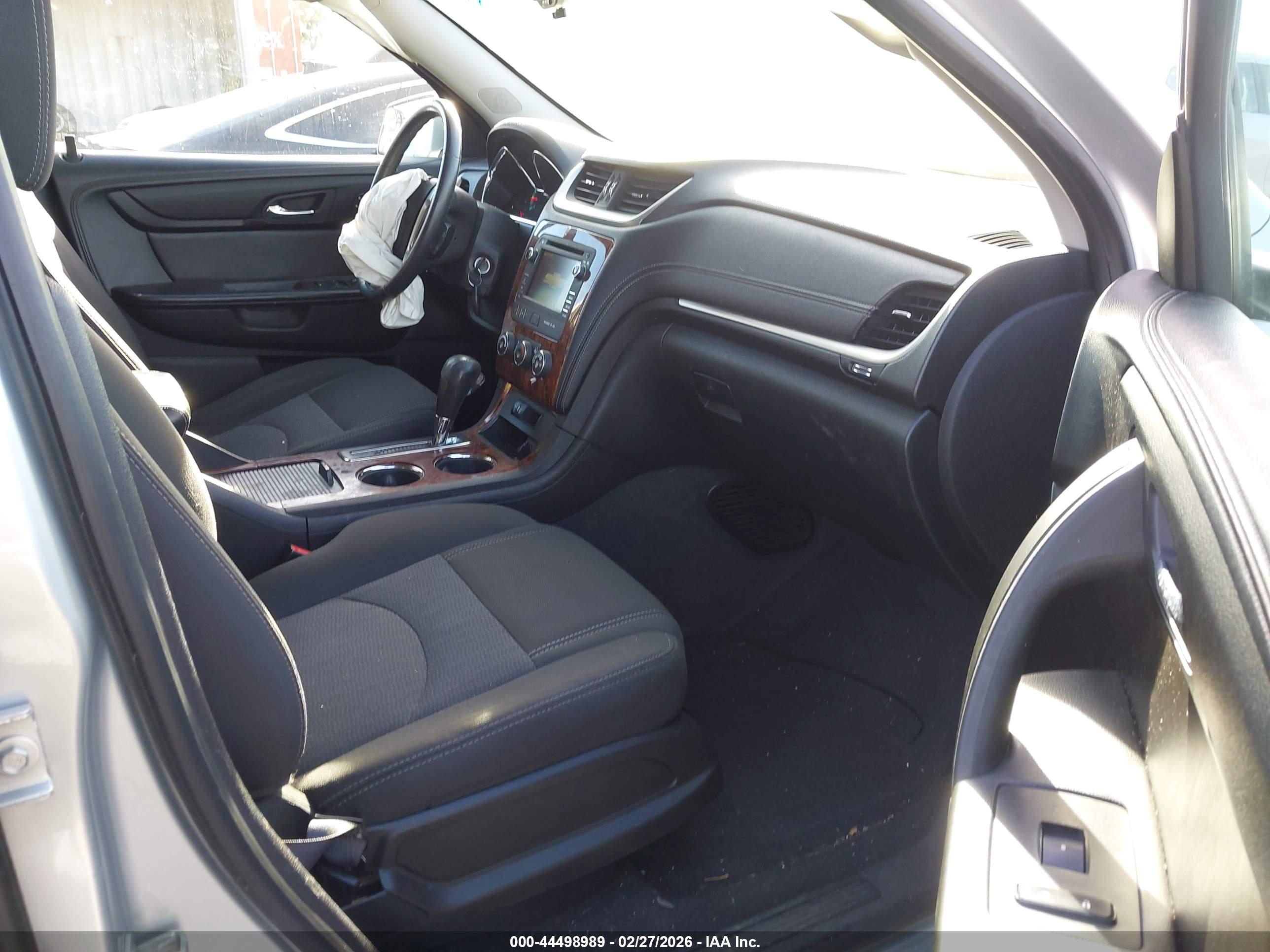 CHEVROLET TRAVERSE image 5