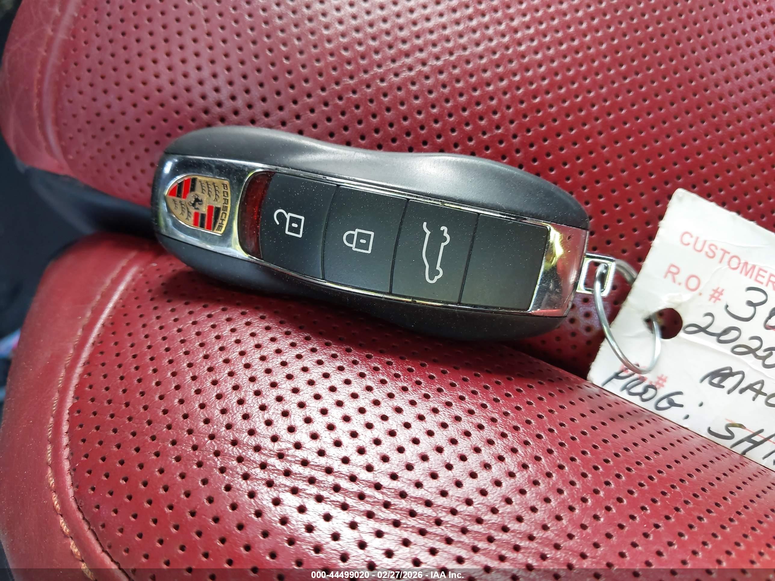 PORSCHE MACAN image 11