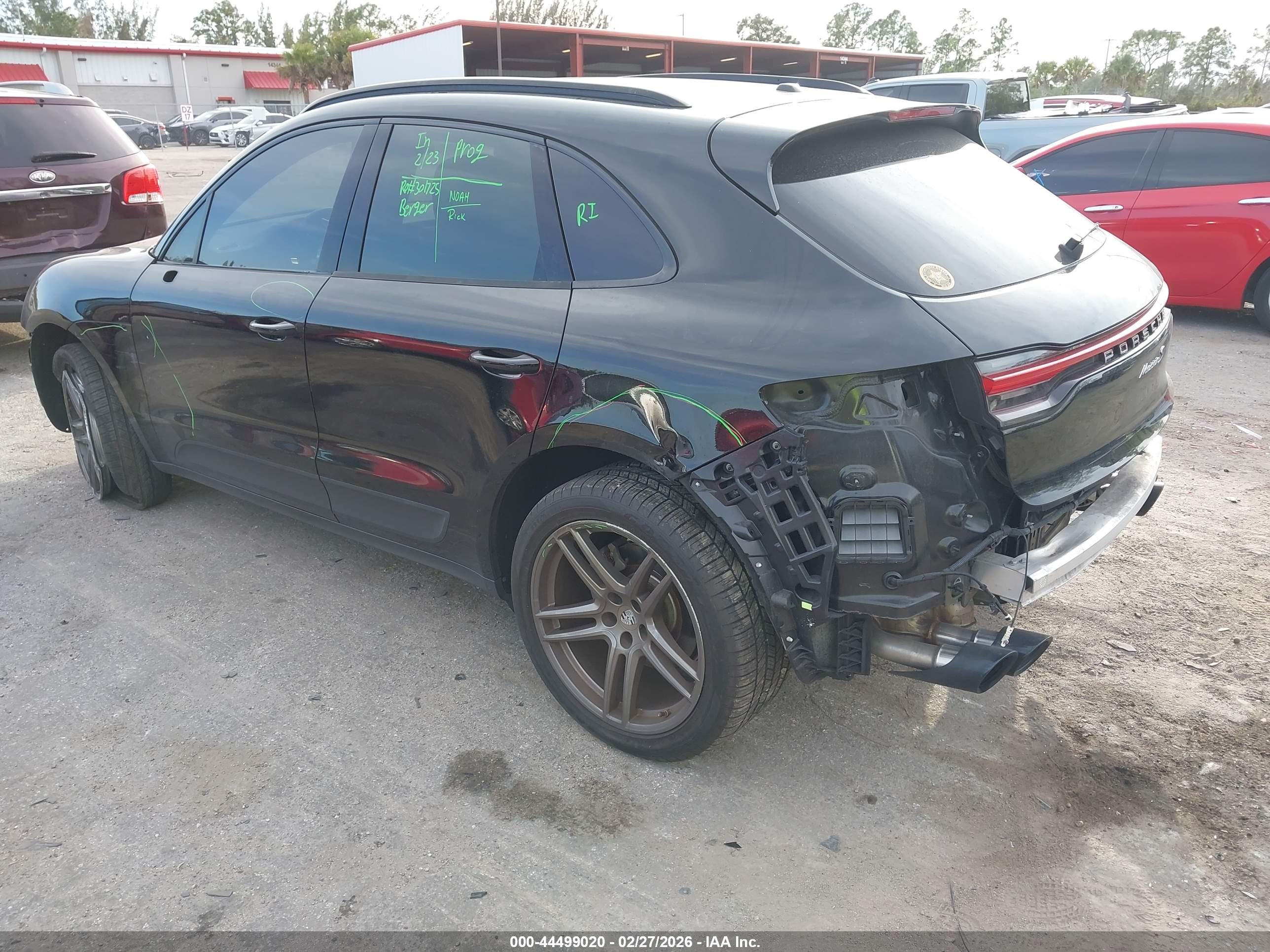 PORSCHE MACAN image 3